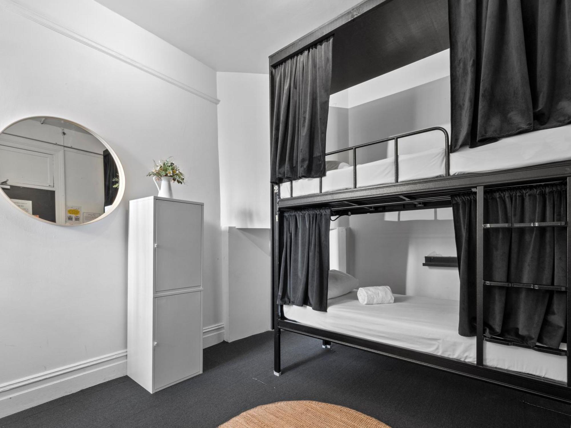 Private Room for 2 People (Shared Bathroom)
