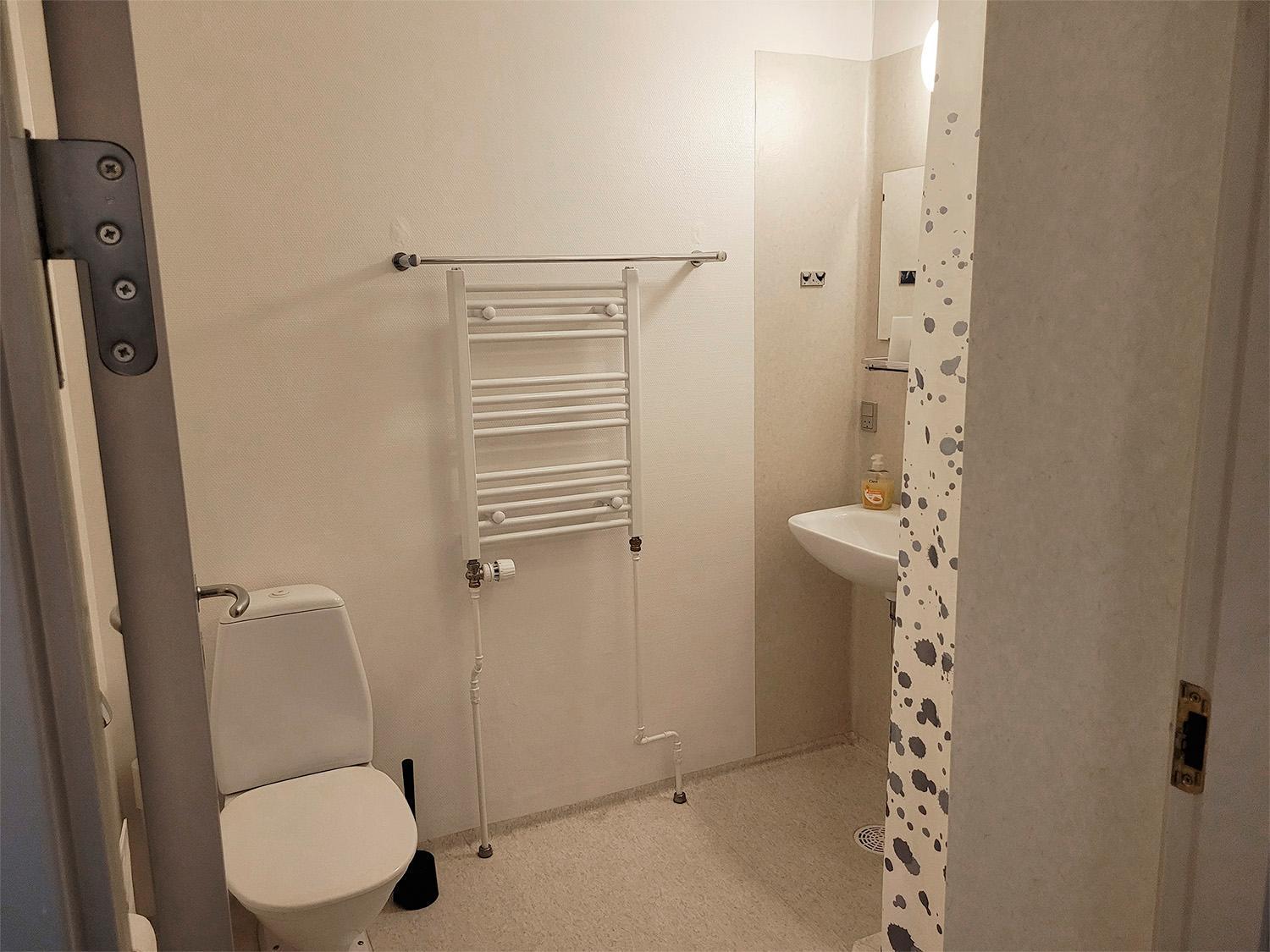 Twin Room,1613678958:JPEG