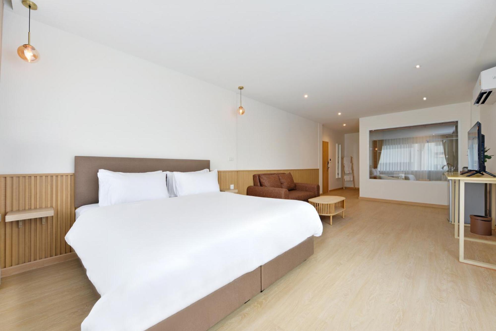 Superior King Room