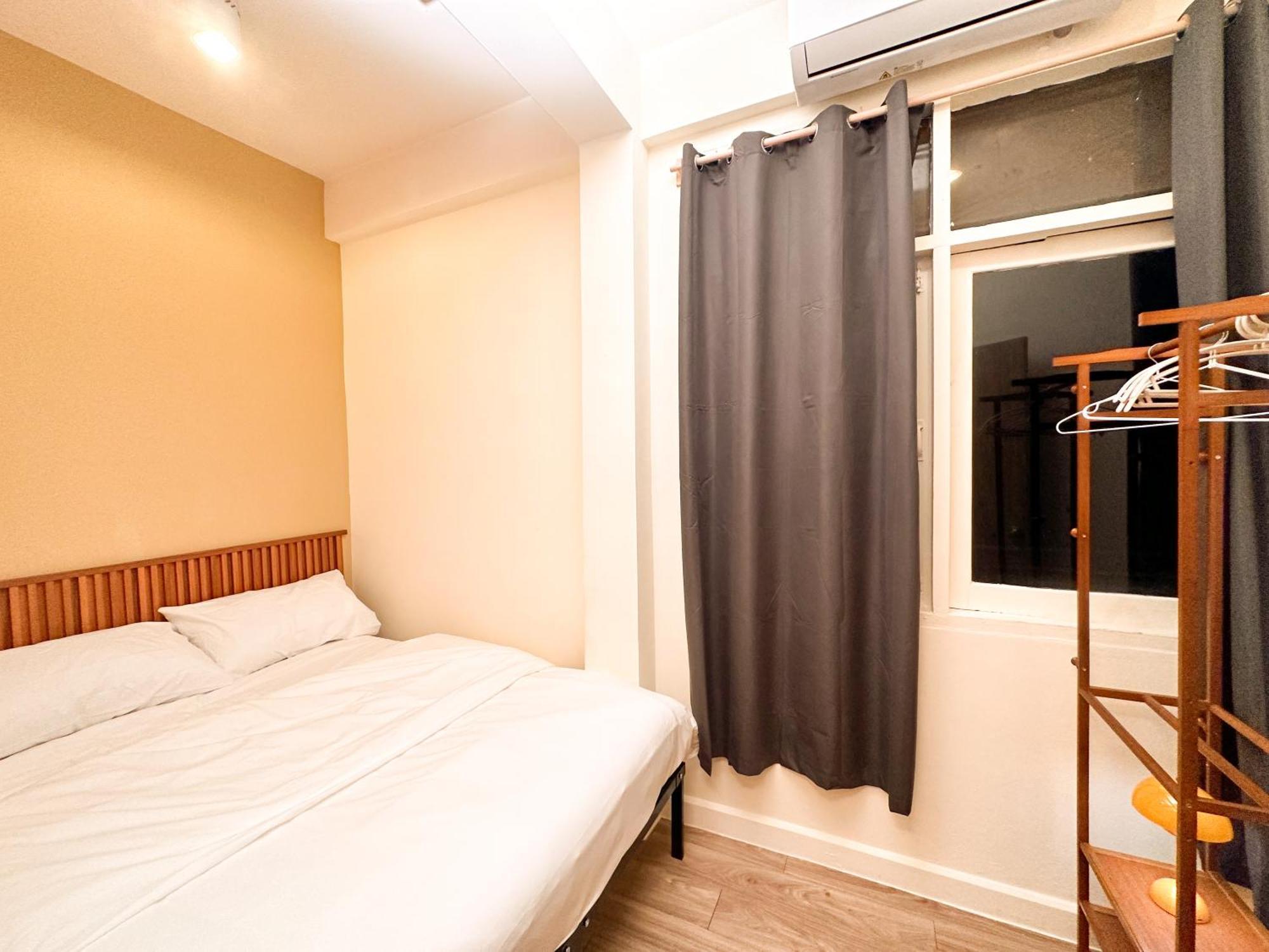 Queen Room with Shared Bathroom
