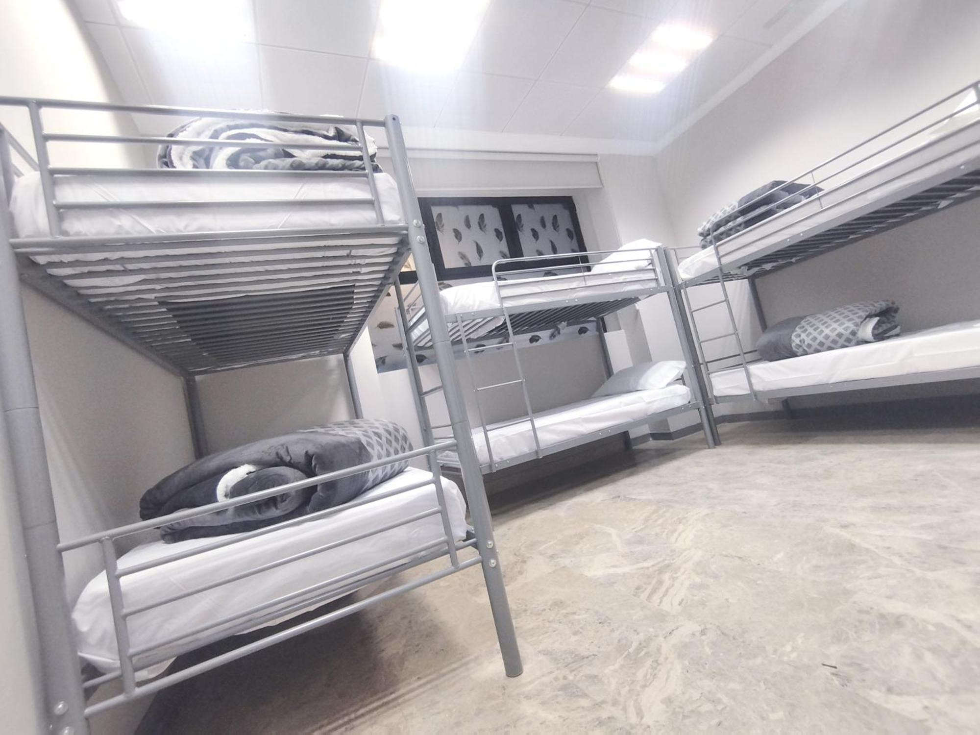 Bed 8-Bed Dormitory Room