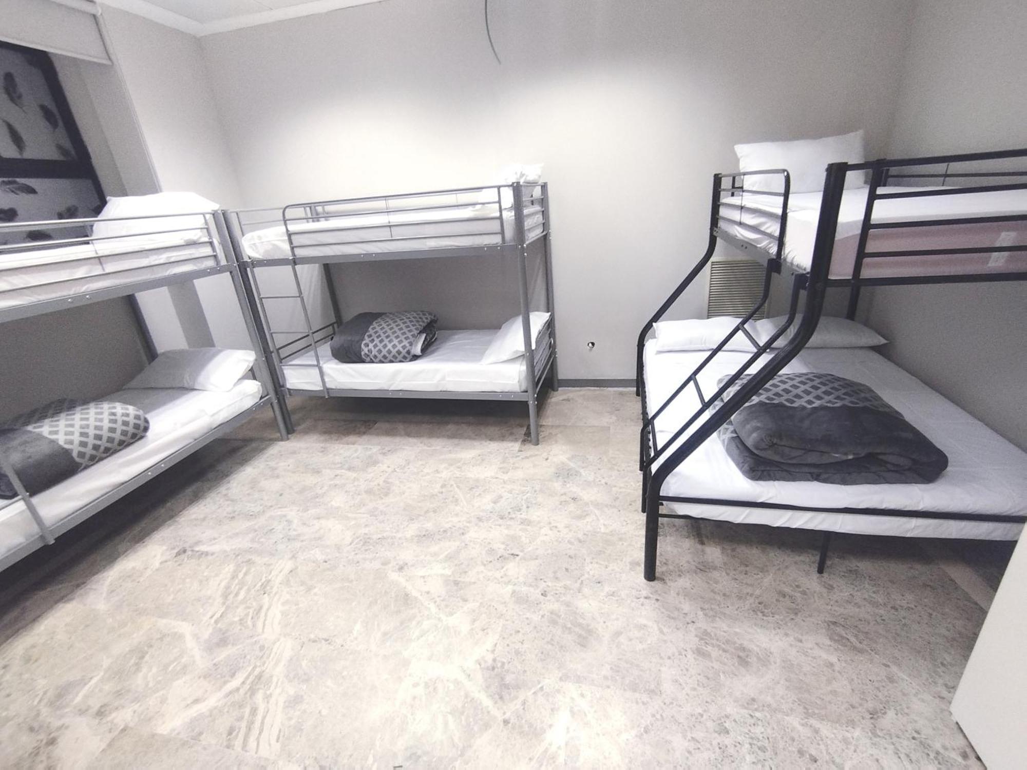 Bed 8-Bed Dormitory Room