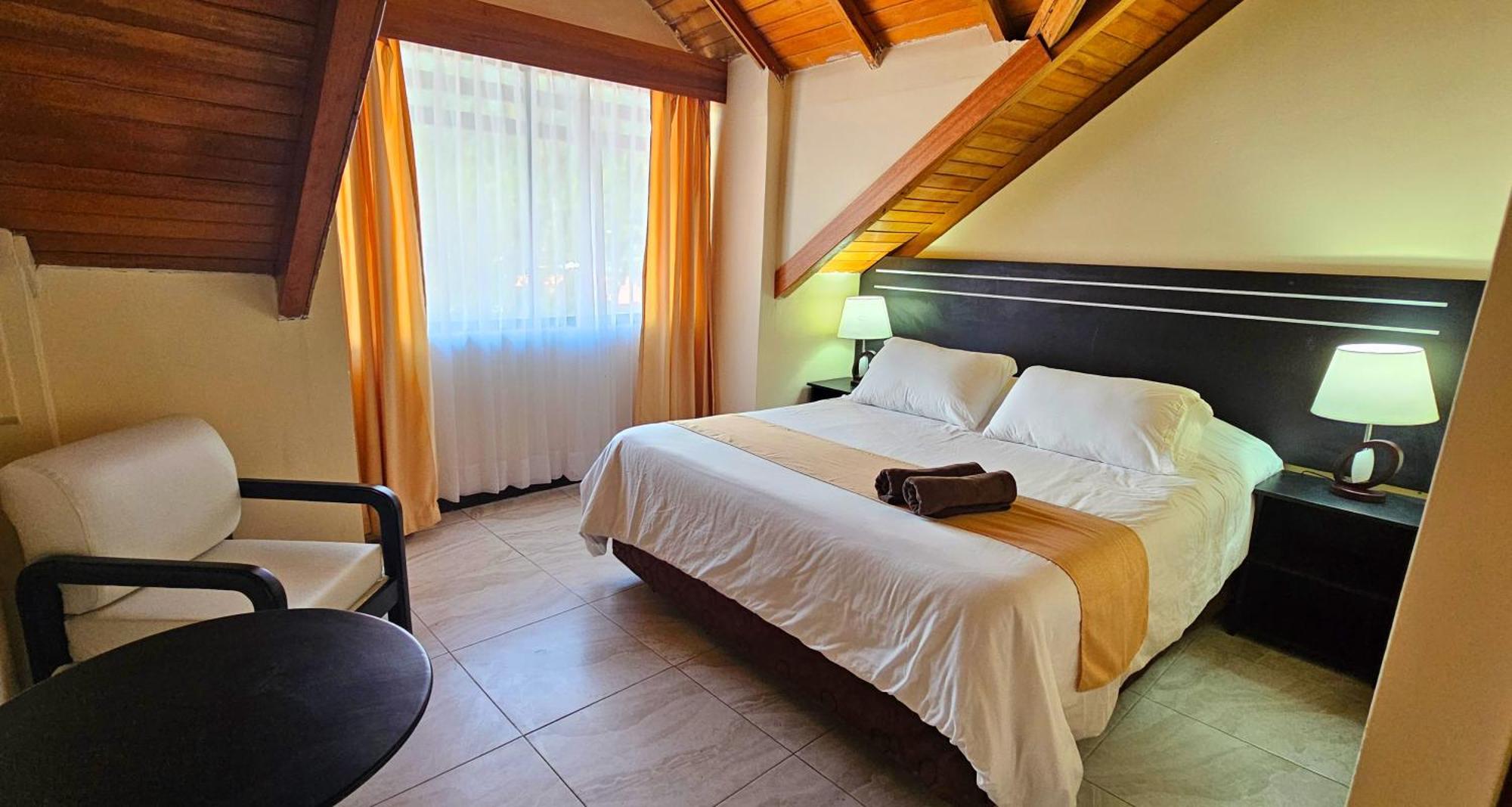 Double Room Private Bathroom