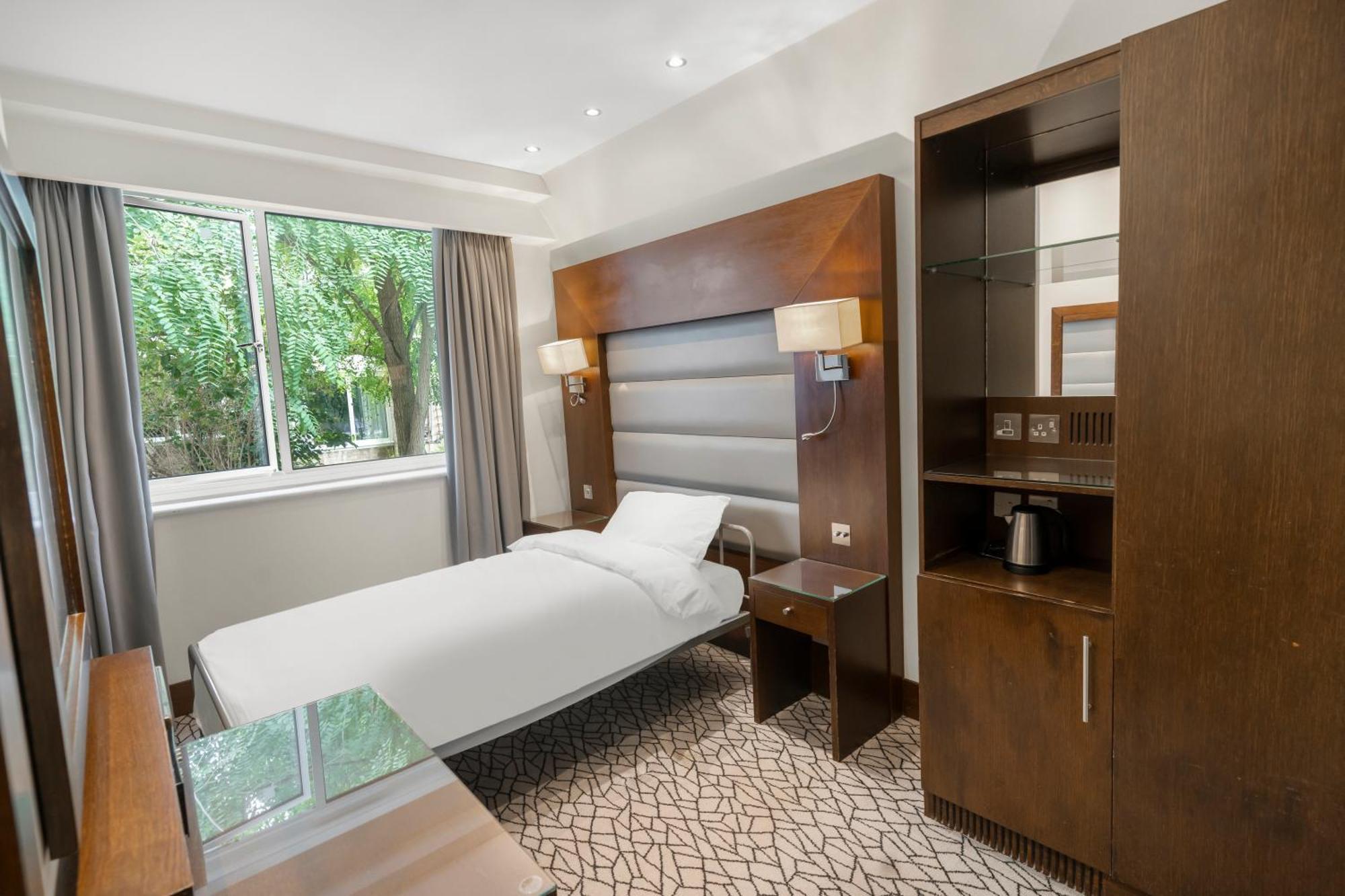 Single Room with Private Bathroom,1620326049:JPEG