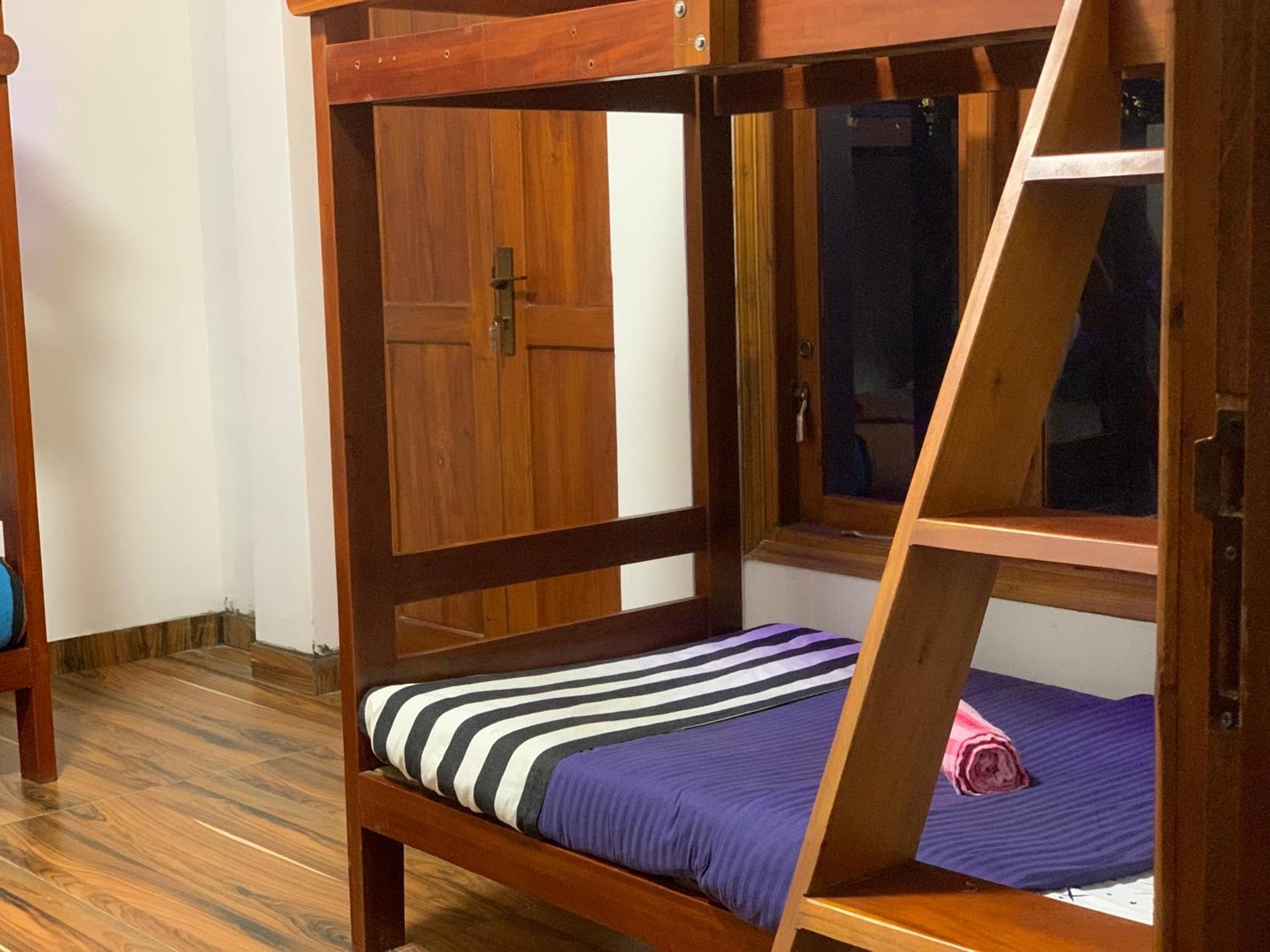 Single Bed Mixed Dormitory Room