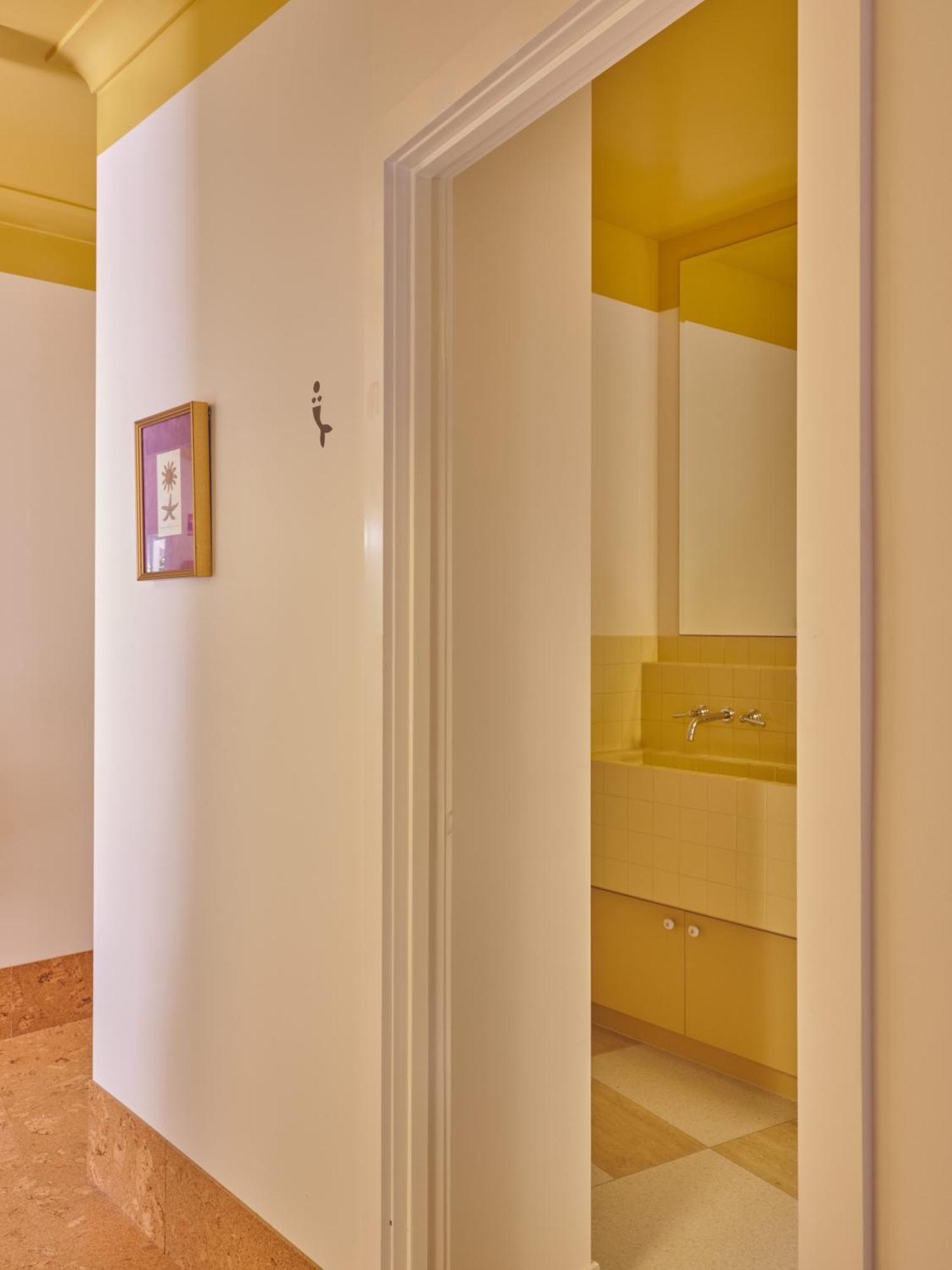 Double or Twin Room (Shared Bathroom)