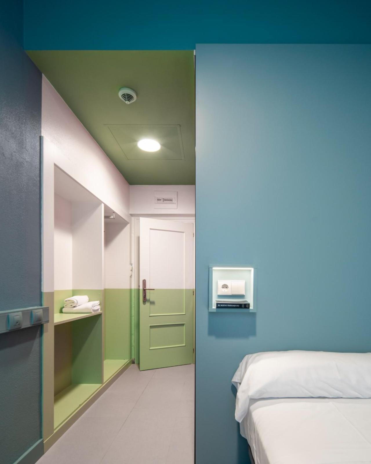 Single Room with Private Bathroom,1624836769:JPEG