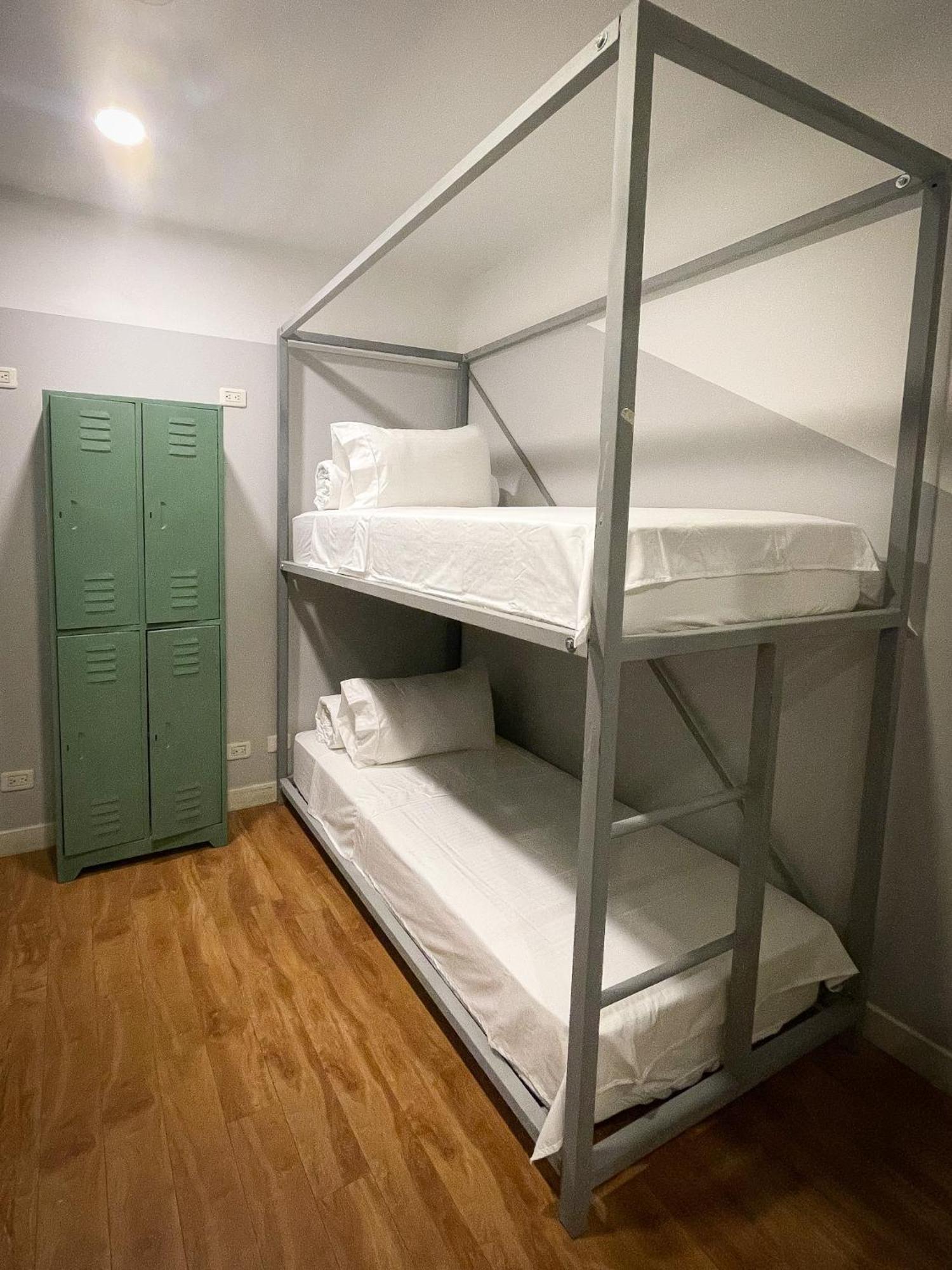 Standard Twin Room with Shared Bathroom