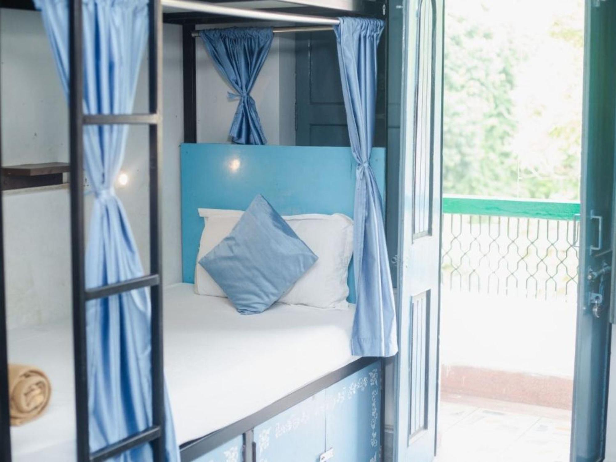 Bed in 14 Bed Mixed AC Dorm,1627957428:JPEG