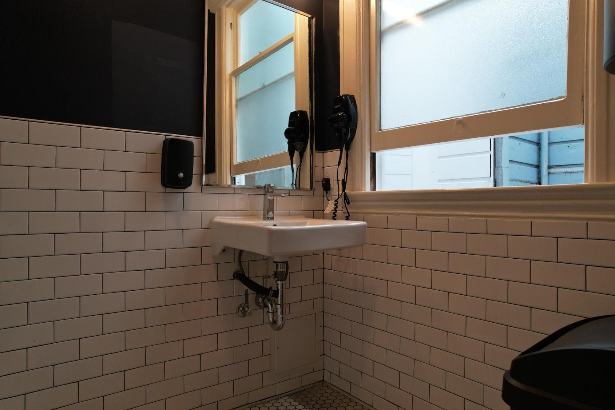 Double Room,1628745891:JPEG
