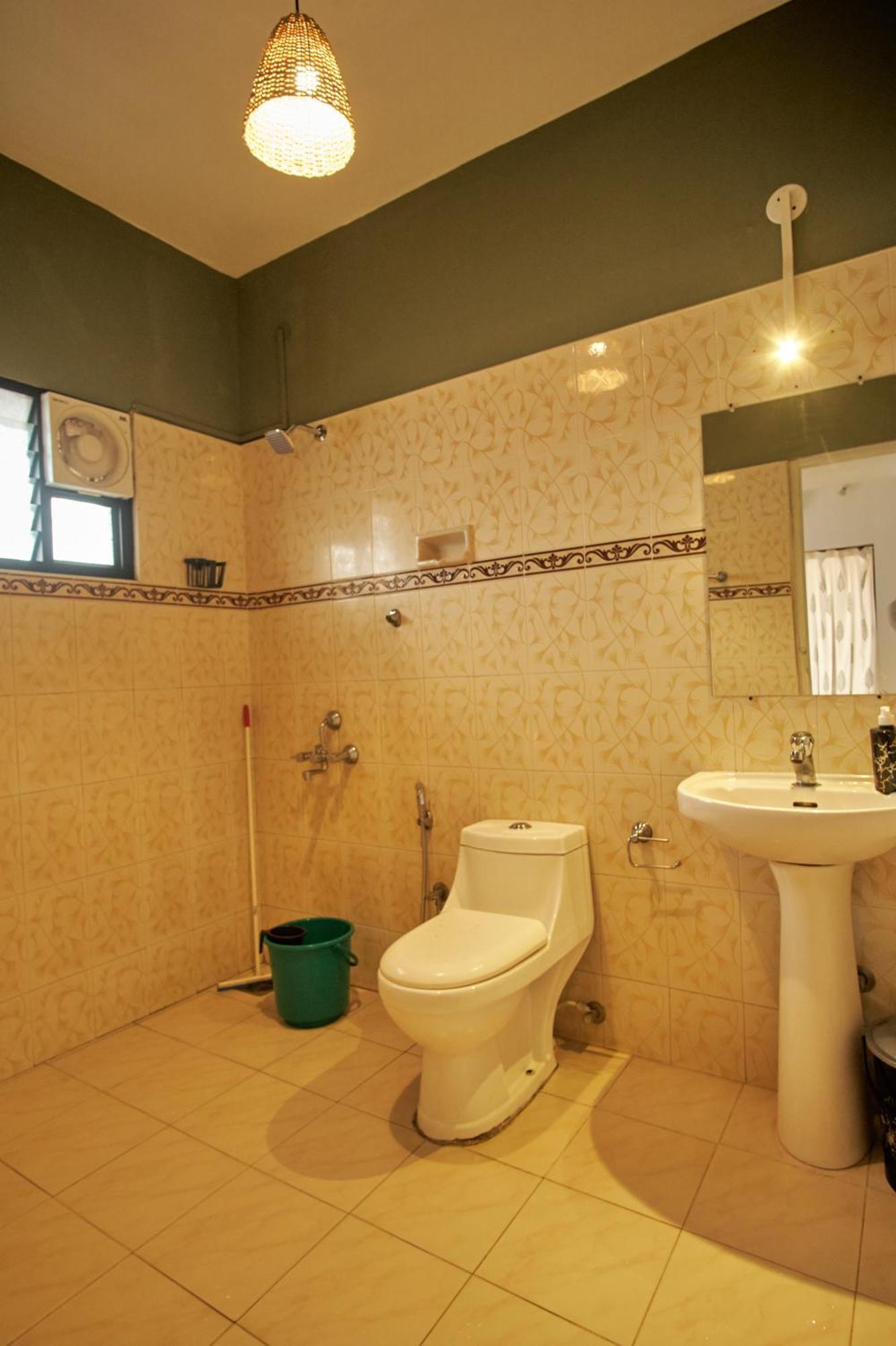 6-Bed Mixed Dormitory Room,1626038966:JPEG