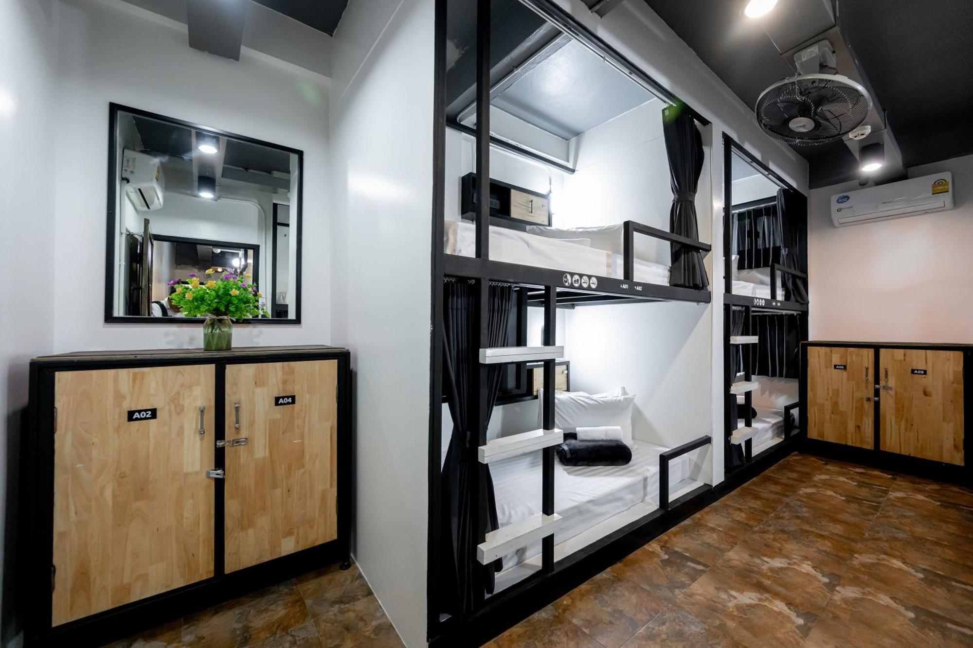 Bed in 8-Bed Mixed Dormitory Room
