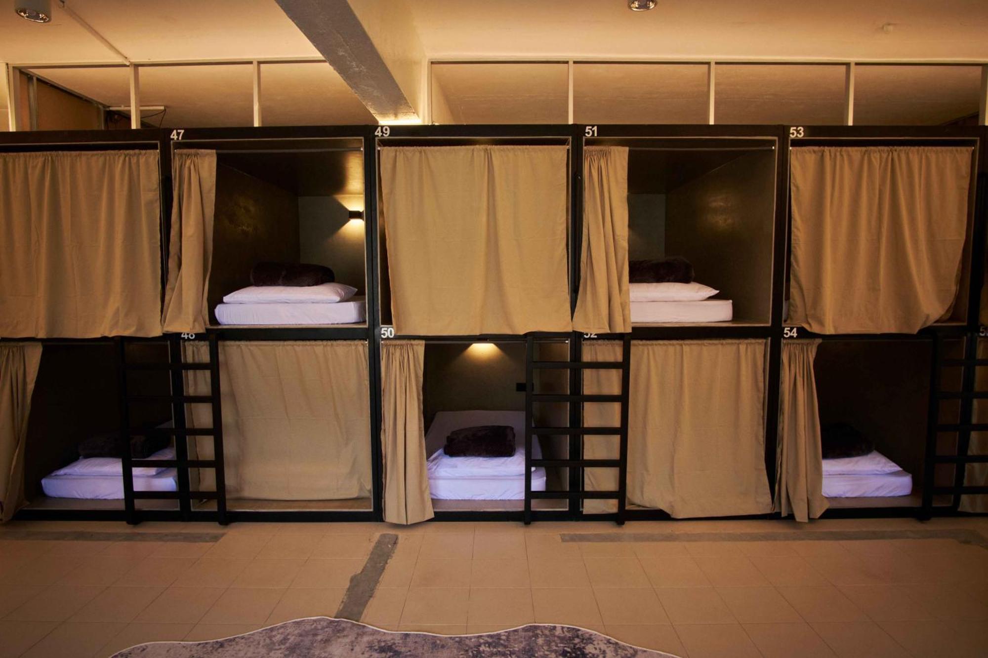 Single Bed in Mixed Dormitory Room