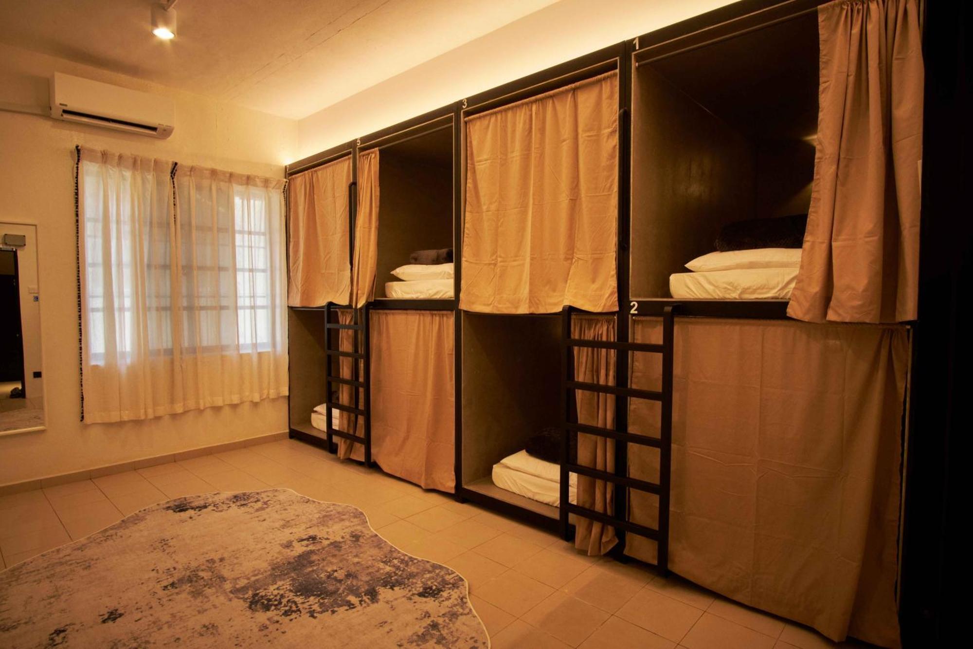 Bed in 8-Bed Mixed Dormitory Room