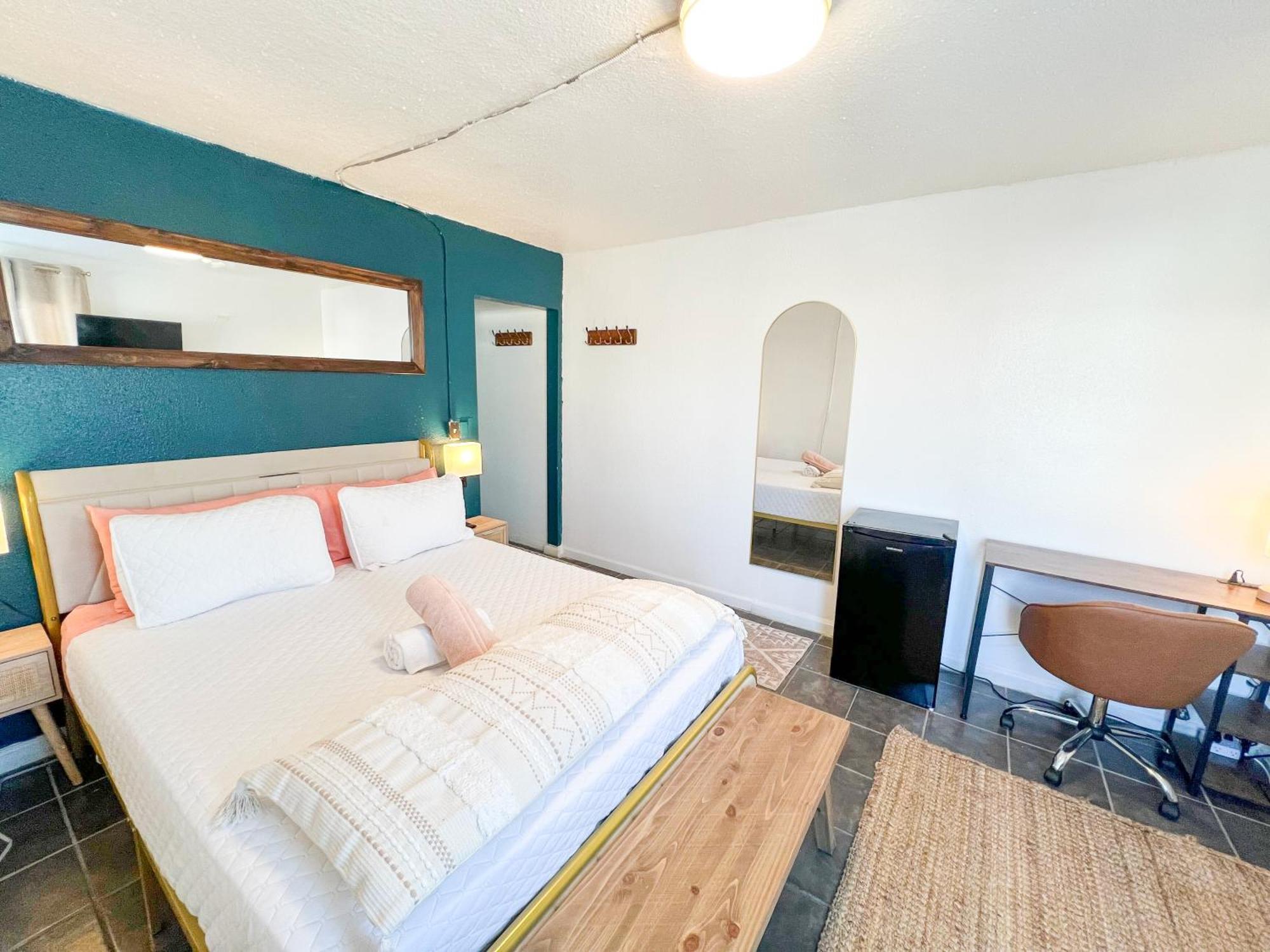 Deluxe Double Room Side Sea View