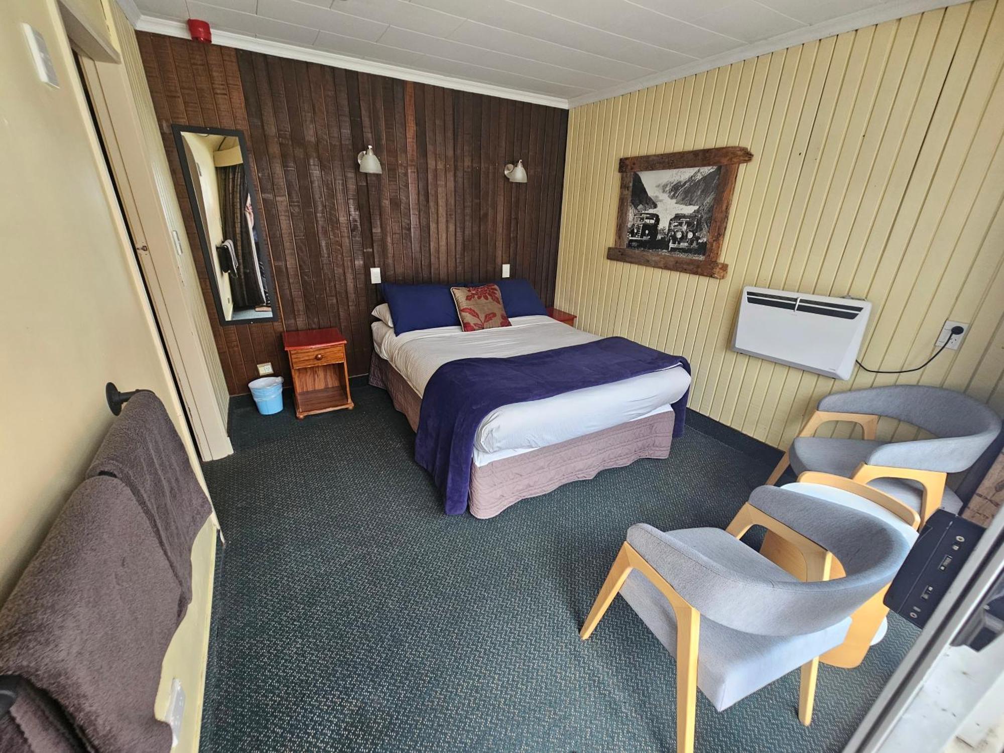 Double Room with Shared Bathroom