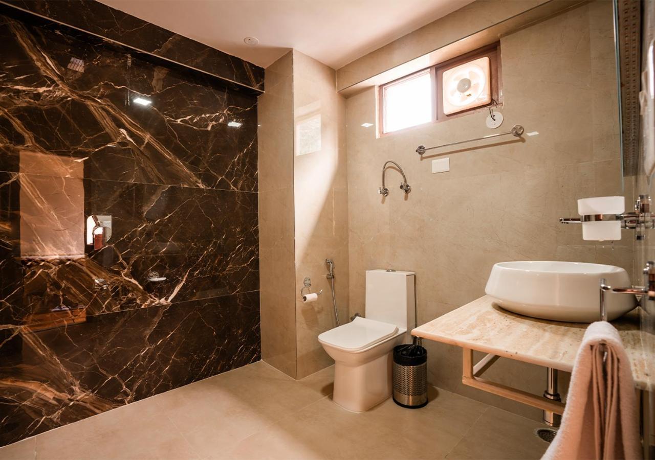 Superior Family Room,1637573112:JPEG