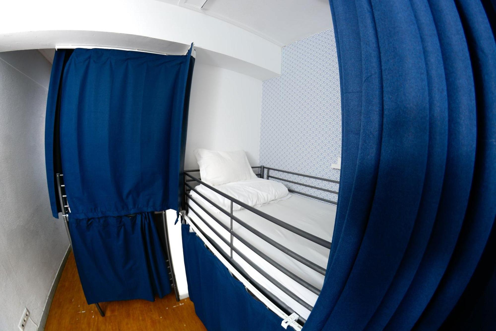 Single Bed 4-Bed Dormitory Room