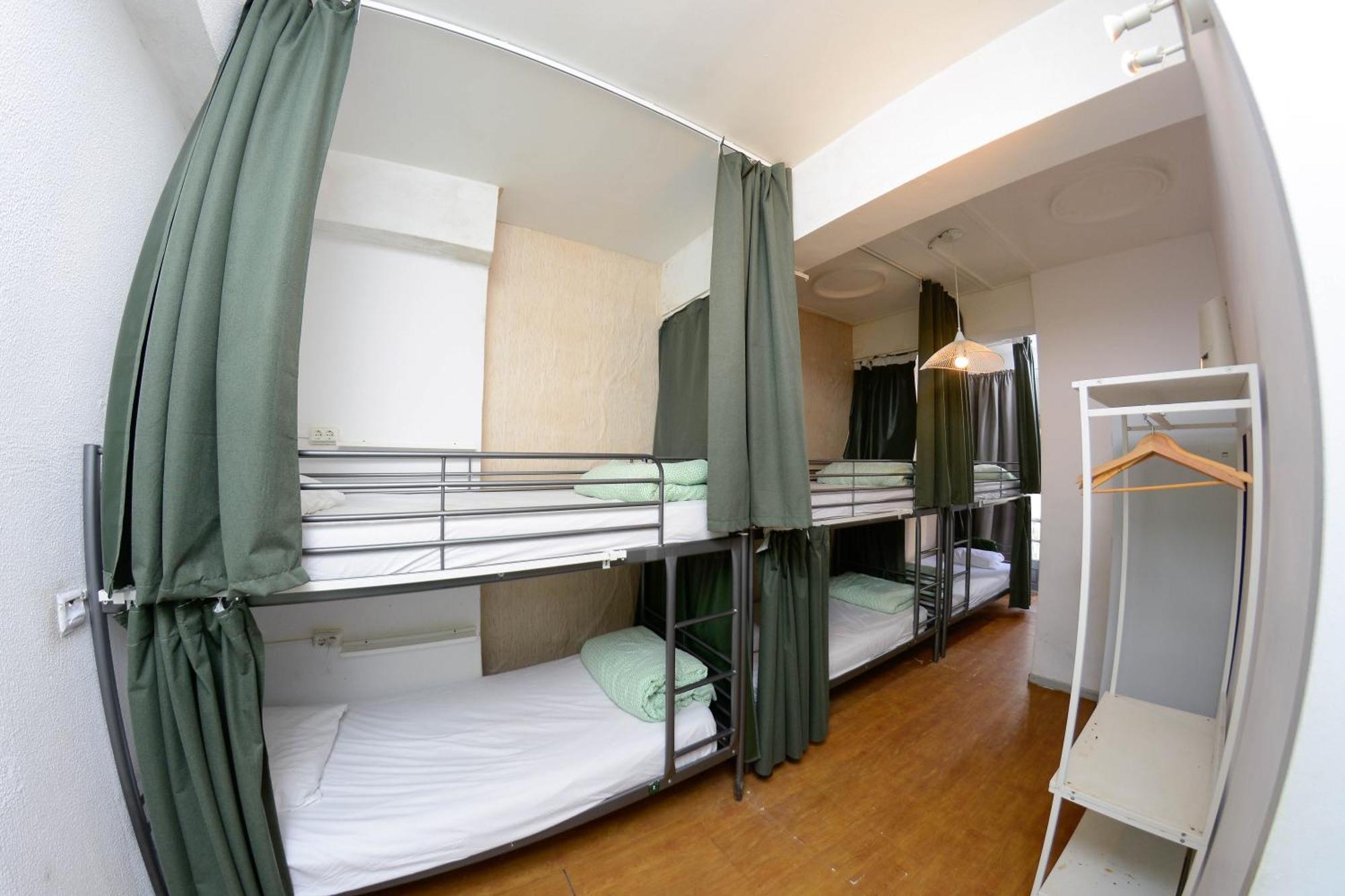 Single Bed 6-Bed Dormitory Room