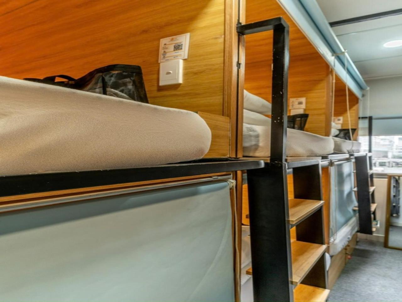 Single Bed in Mixed Dormitory Room