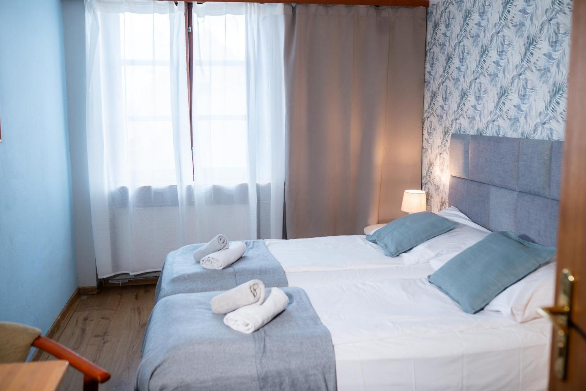 Twin Room with Shared Bathroom,1645012283:JPEG