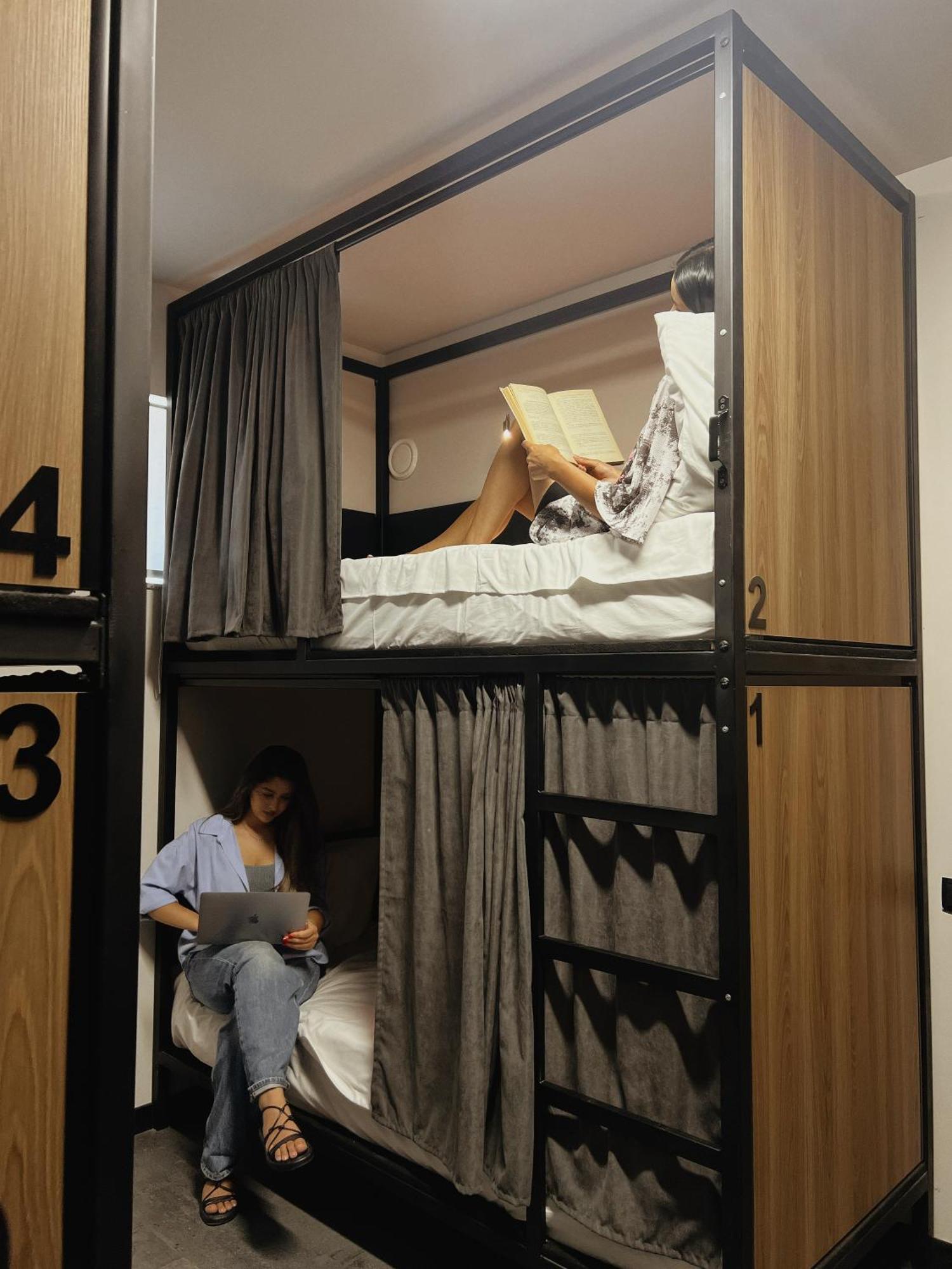 Bed 6-Bed Female Dormitory Room