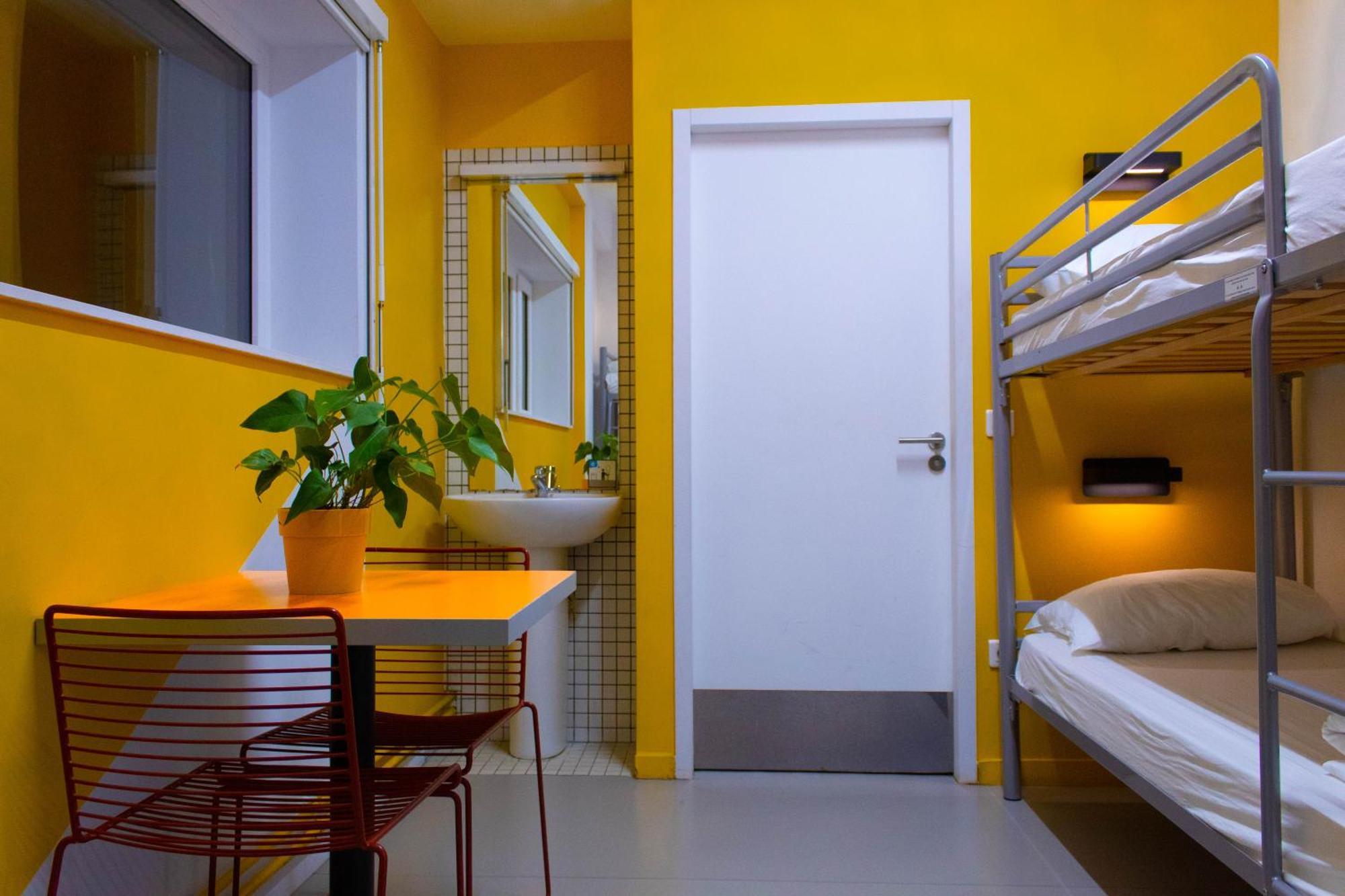Triple Room Shower