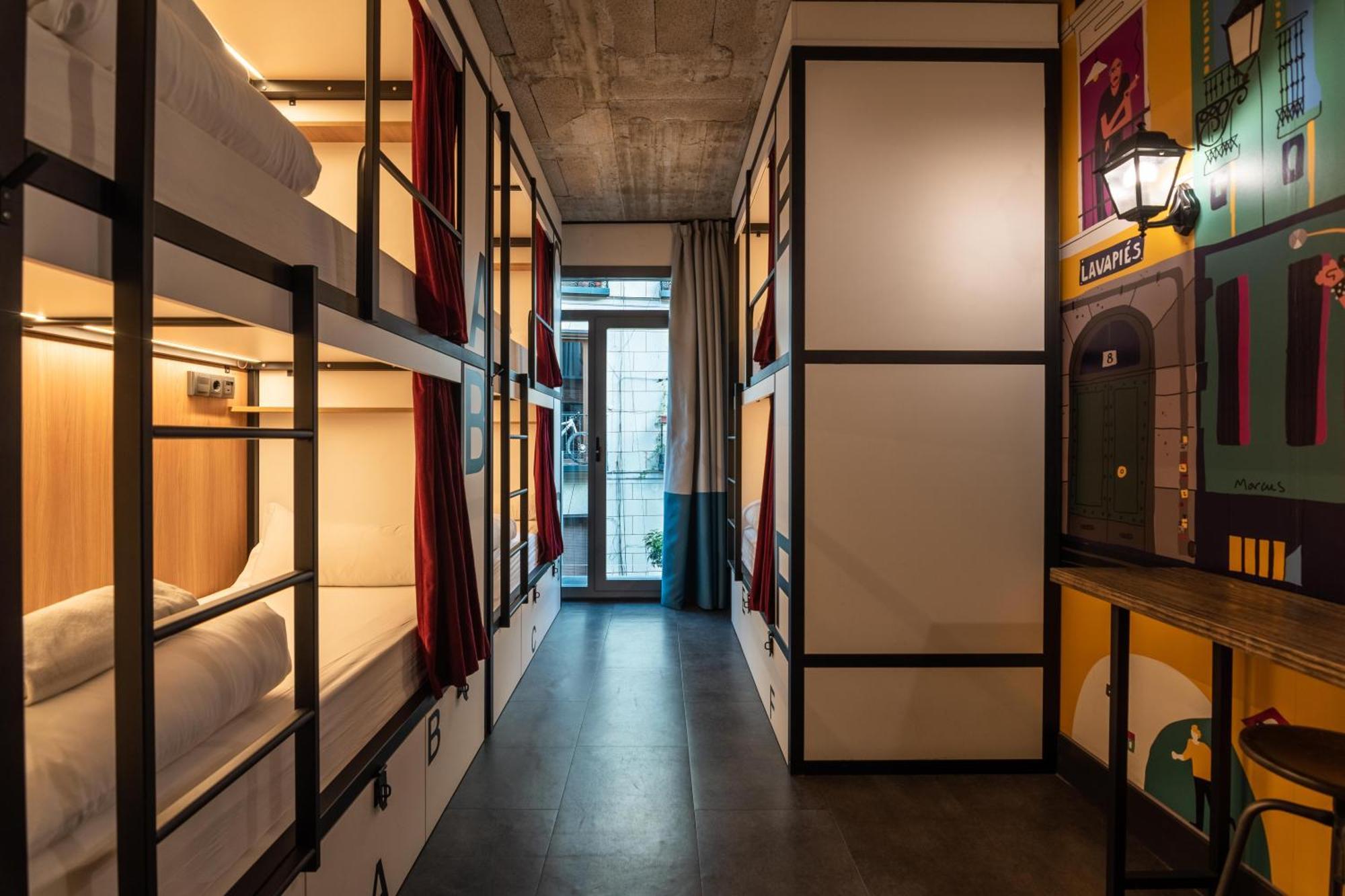 Bed 8-Bed Mixed Dormitory Room