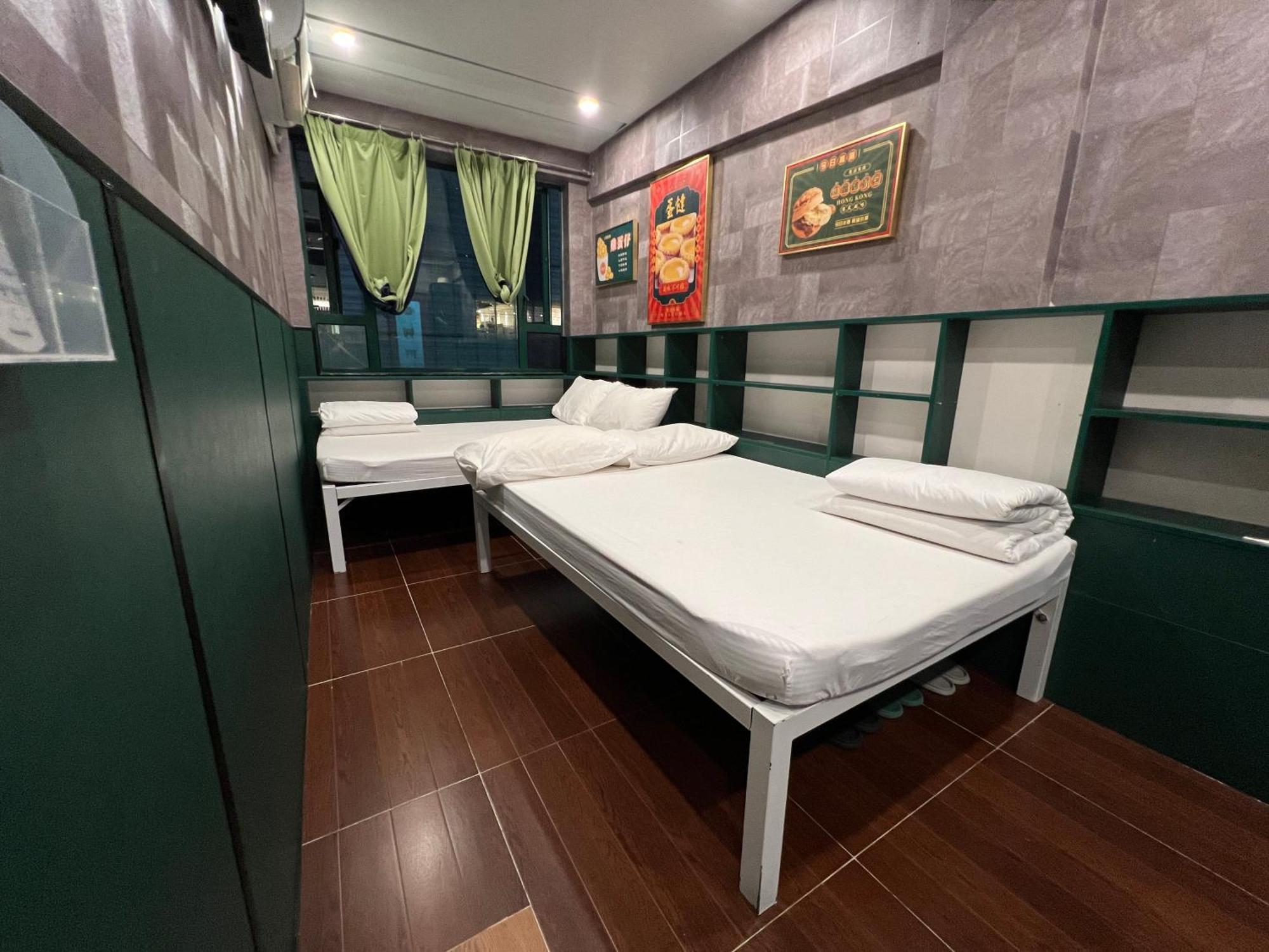 Quadruple Room with Private Bathroom