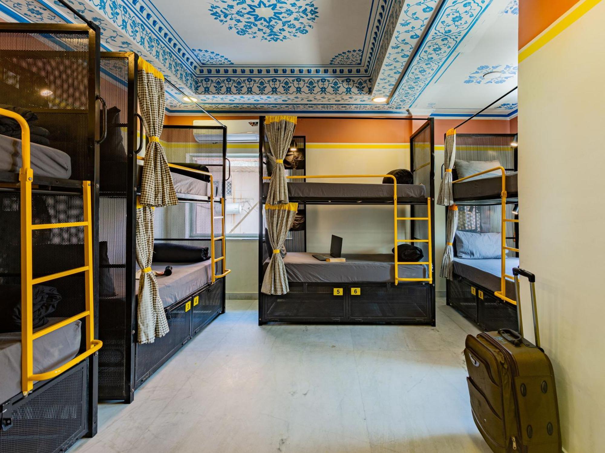 Bed in 8 Bed Female Dormitory,1663058494:JPEG