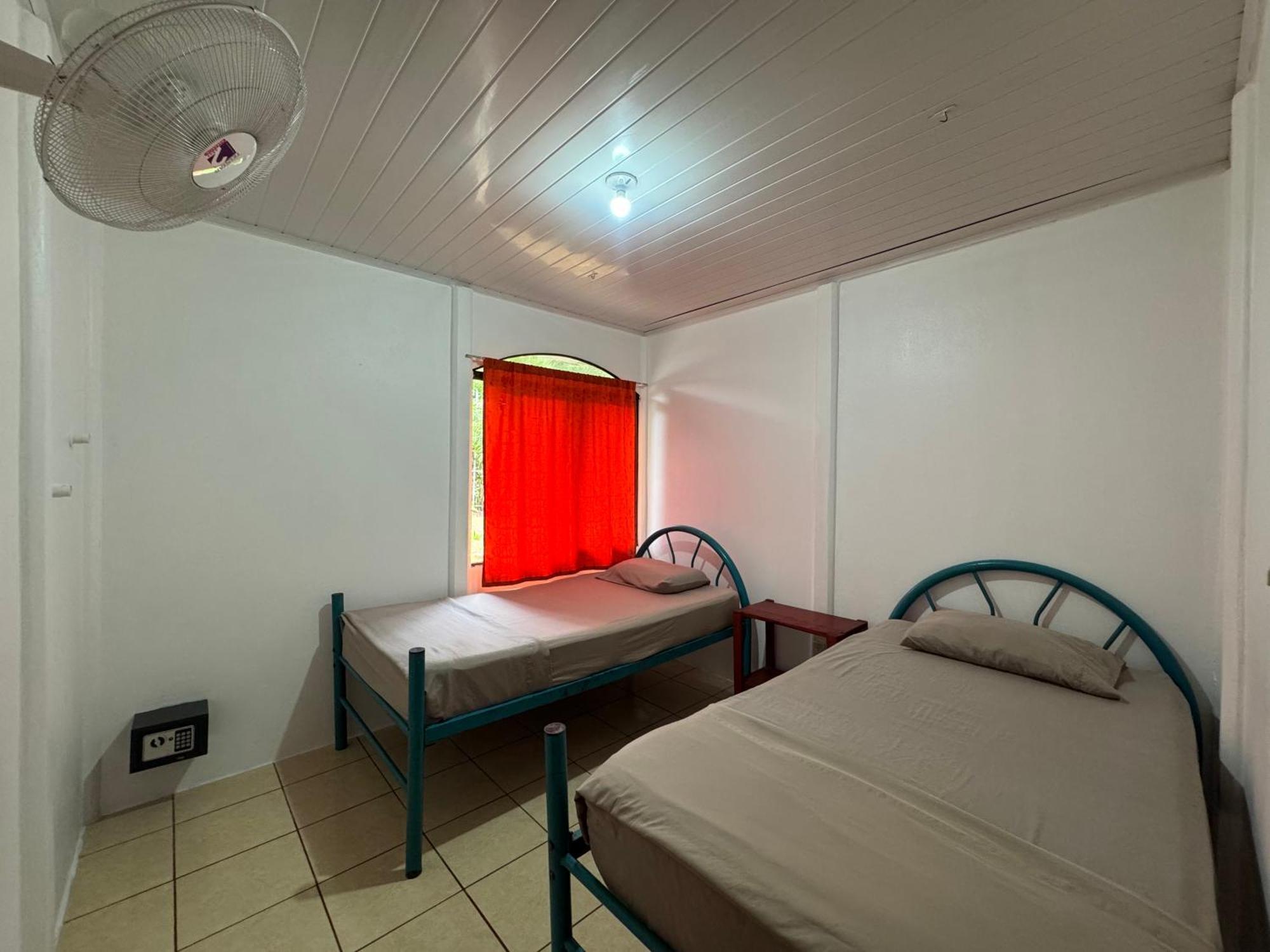 Standard Twin Room - Shared Bathroom