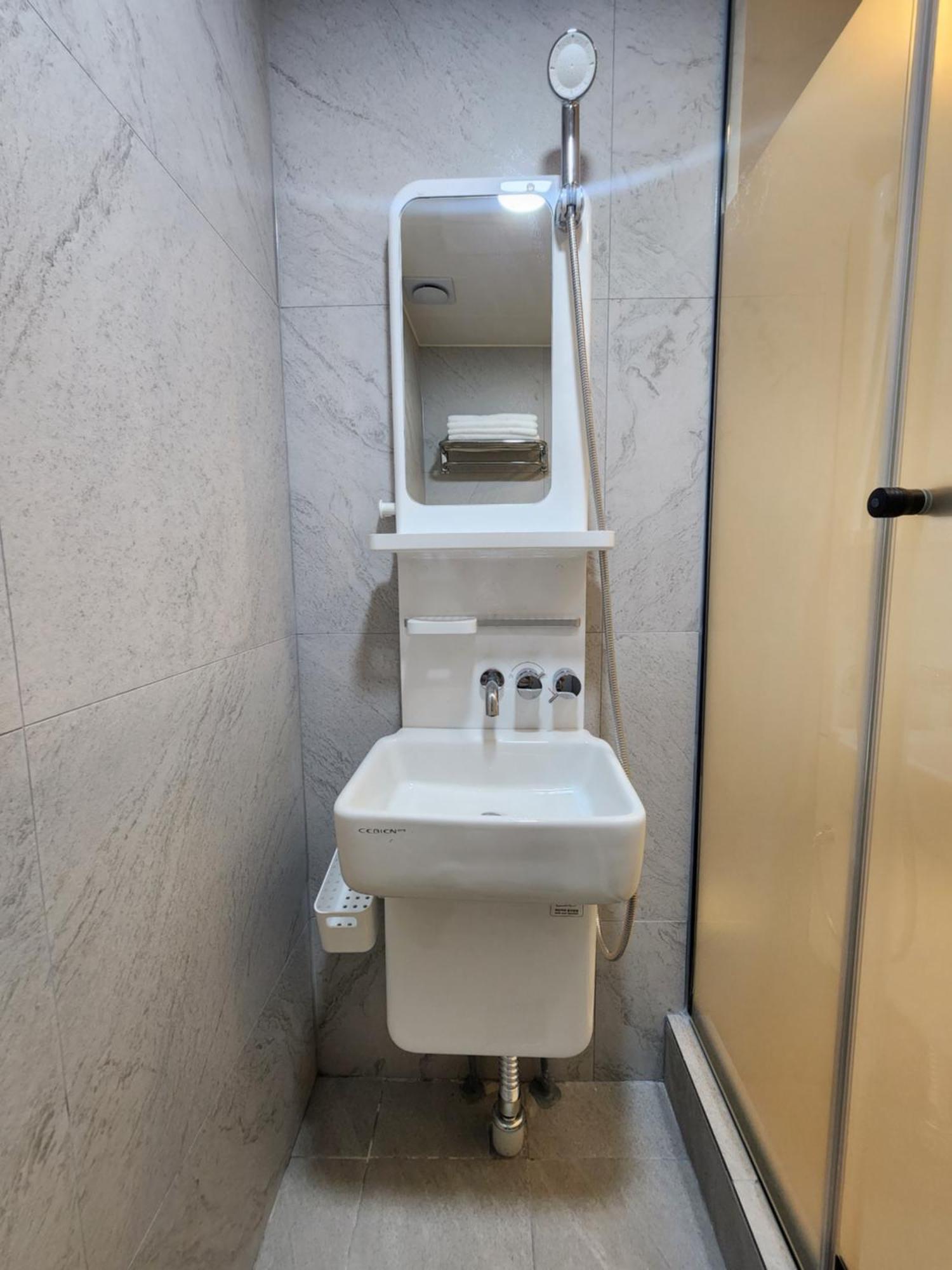 Single Room Private Bathroom,1671833631:JPEG