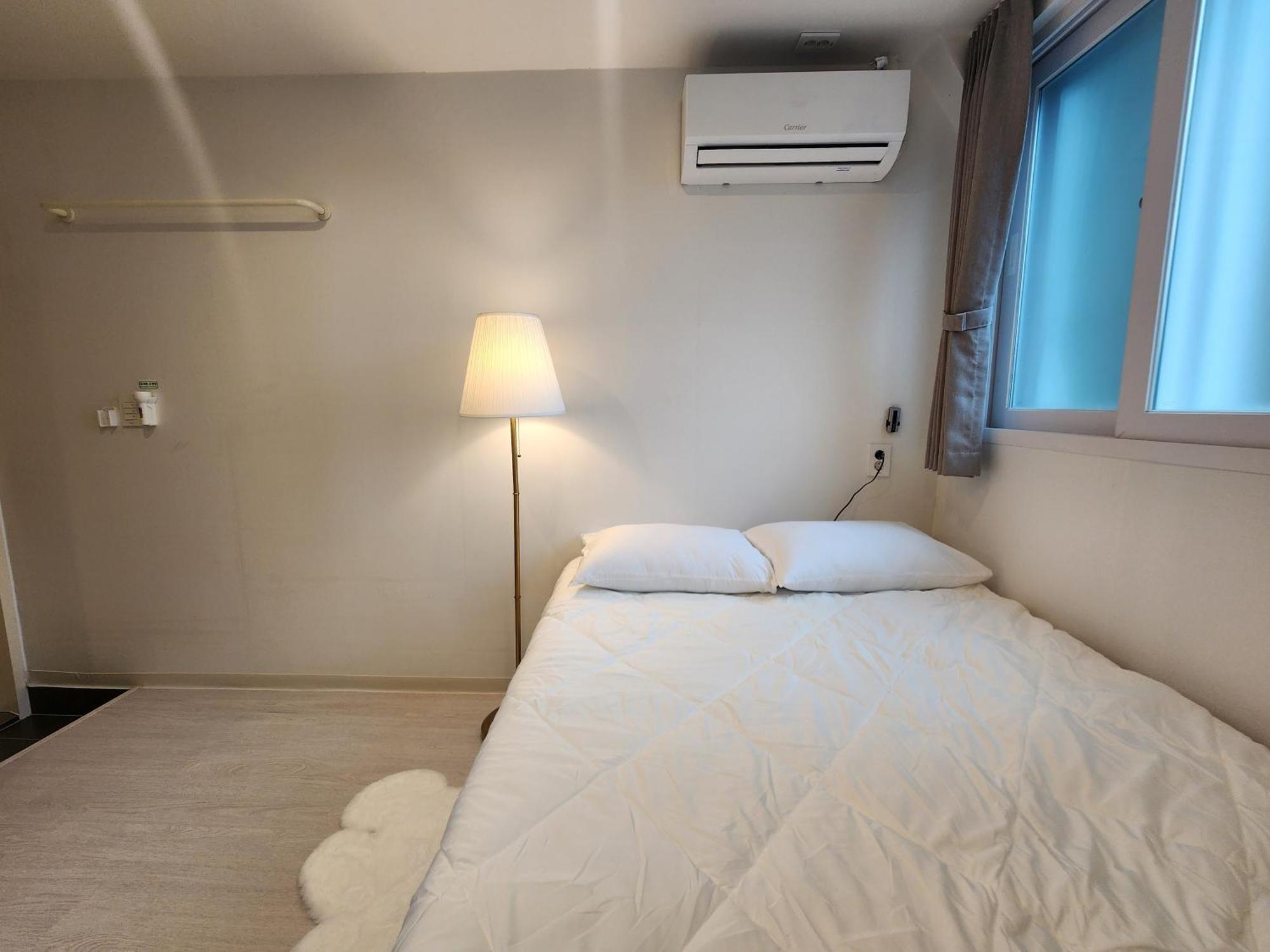 Single Room Private Bathroom