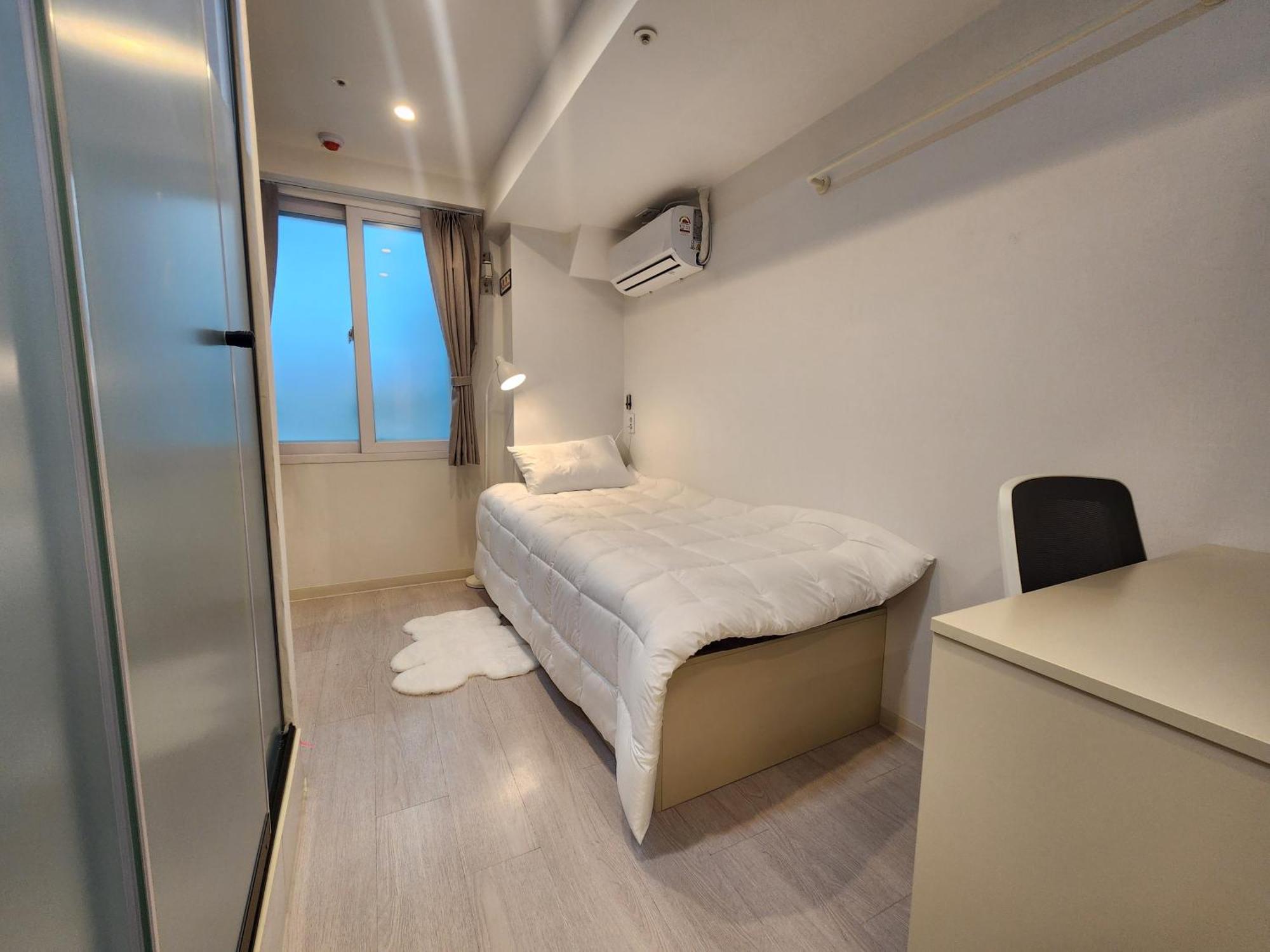 Single Room Private Bathroom