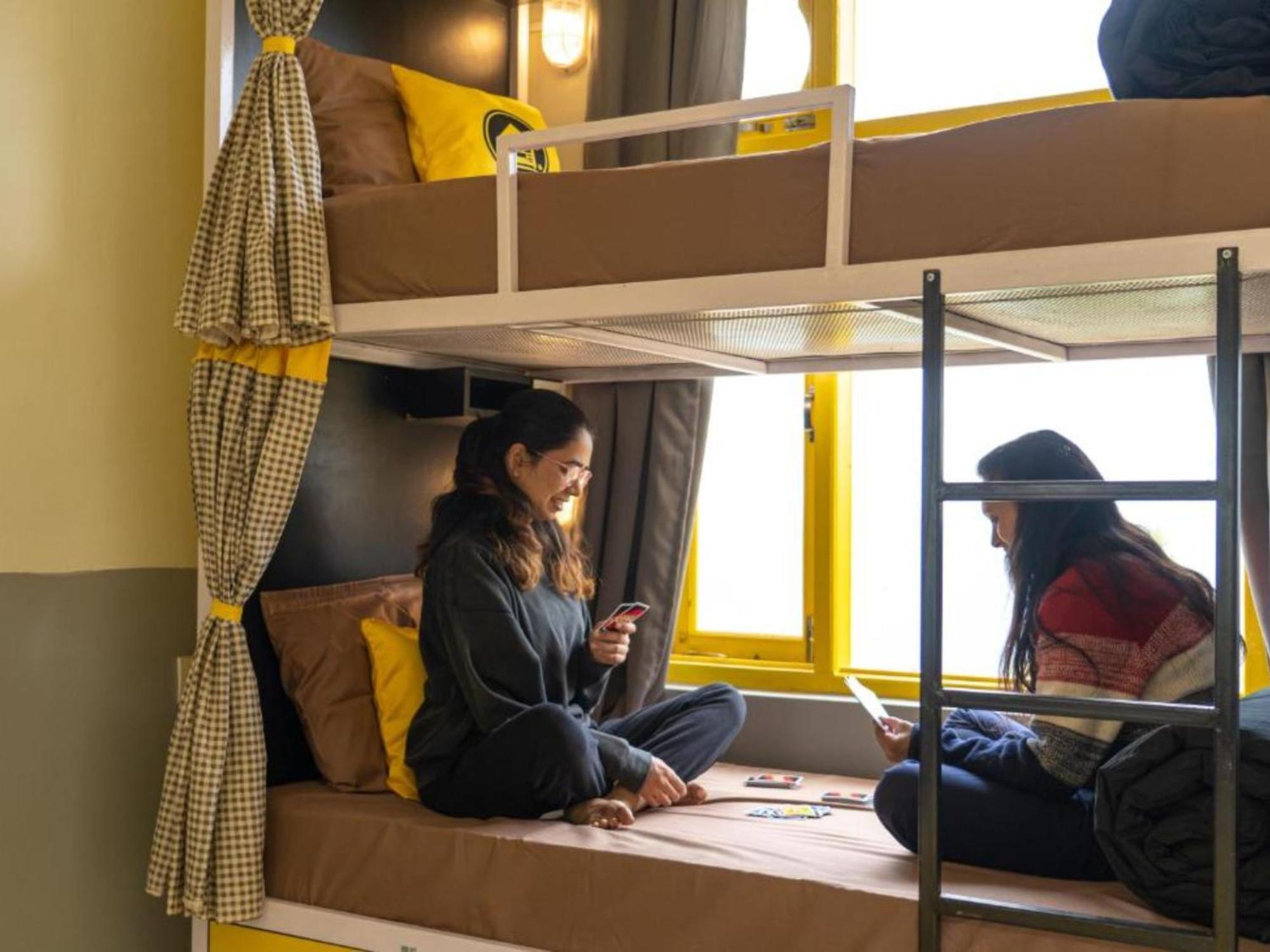 Bed in 6 Bed Mixed Dormitory with Balcony