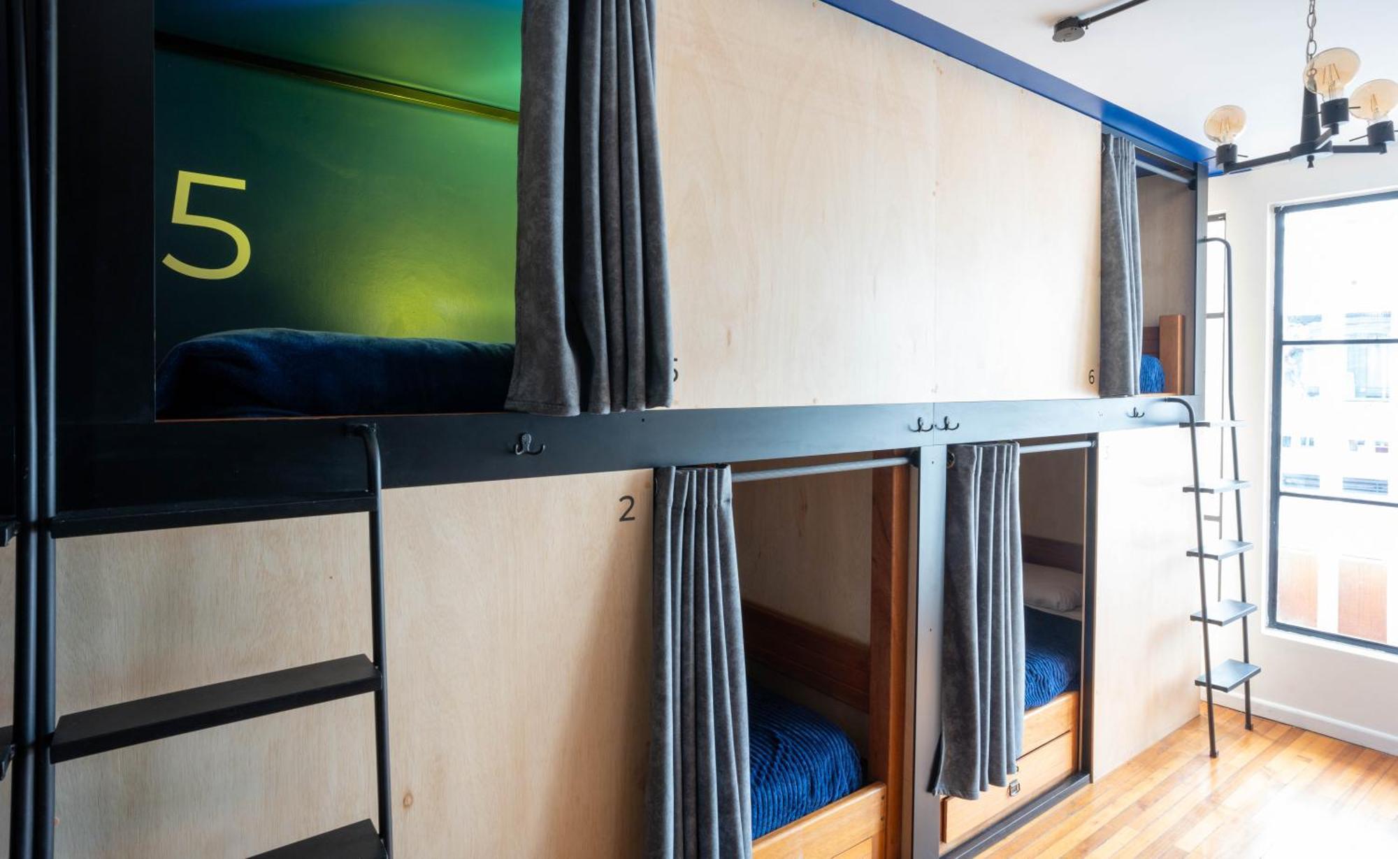 Bed 6-Bed Dormitory Room