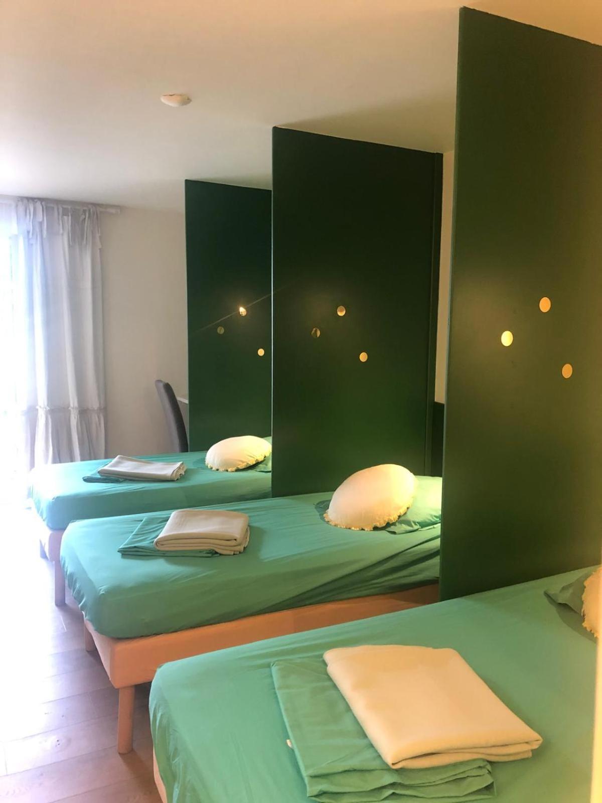 Single Bed in Mixed Dormitory Room