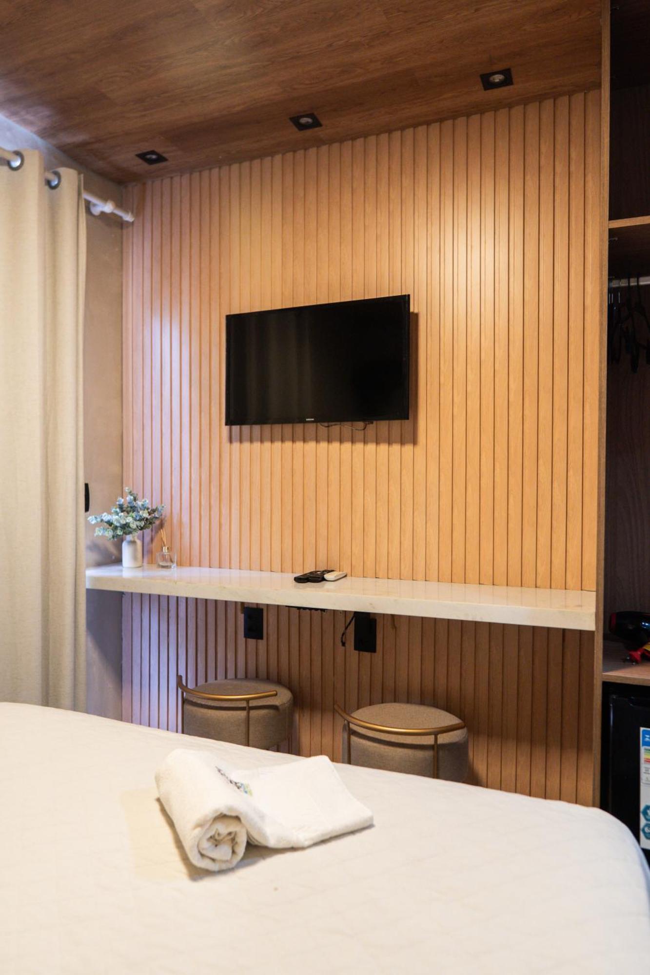 Suite Balcony Street view