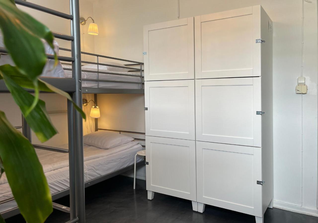 Single Bed 6-Bed Dormitory Room