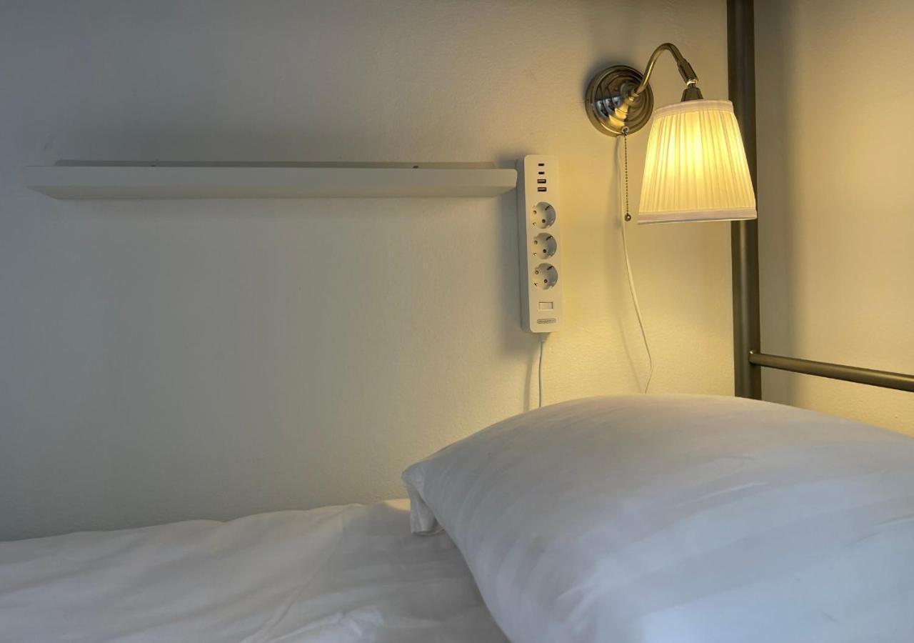 Single Bed 6-Bed Dormitory Room
