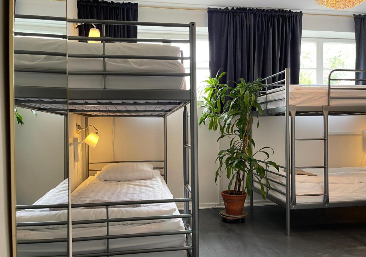 Single Bed 6-Bed Dormitory Room