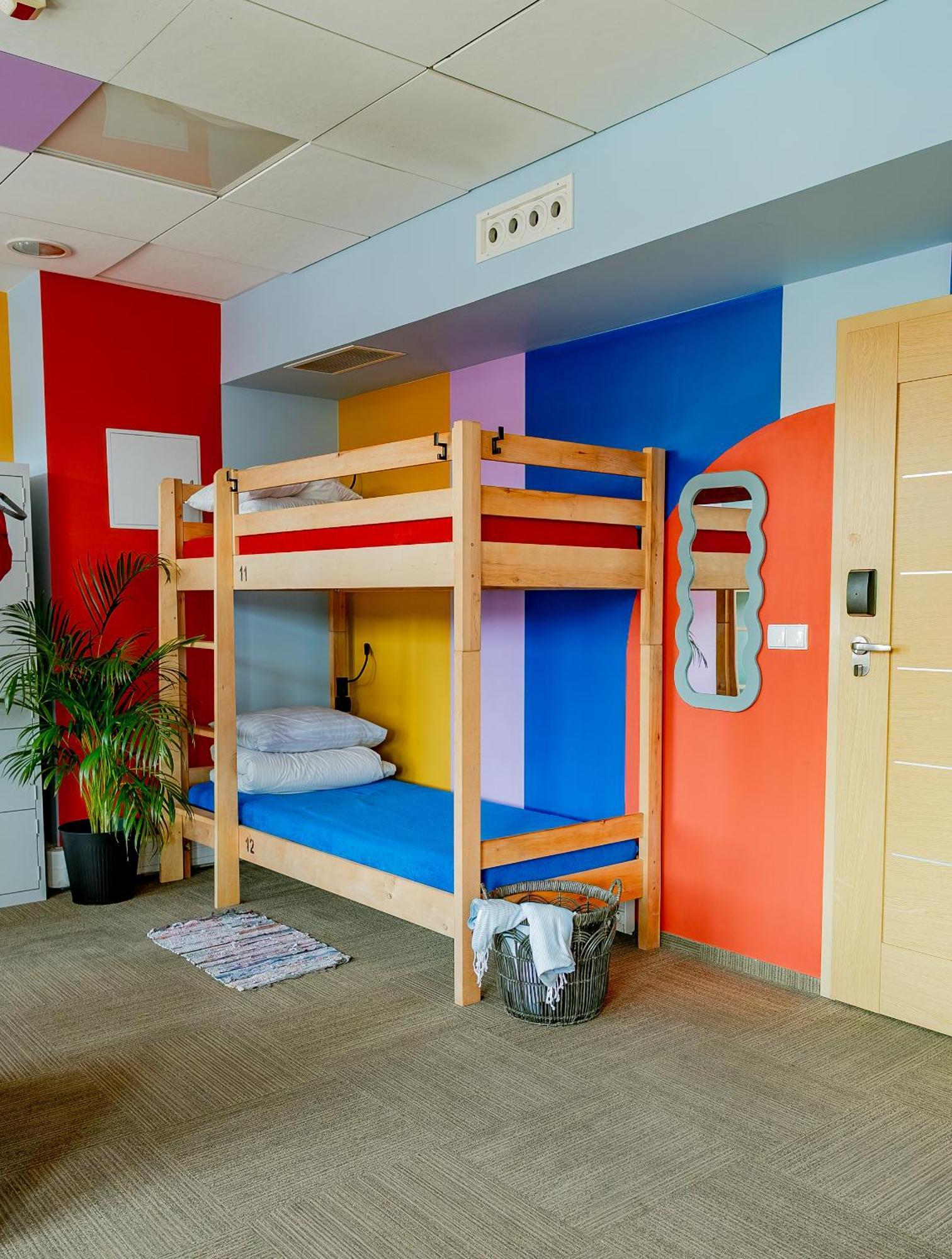 Bunk Bed in Mixed Dormitory Room