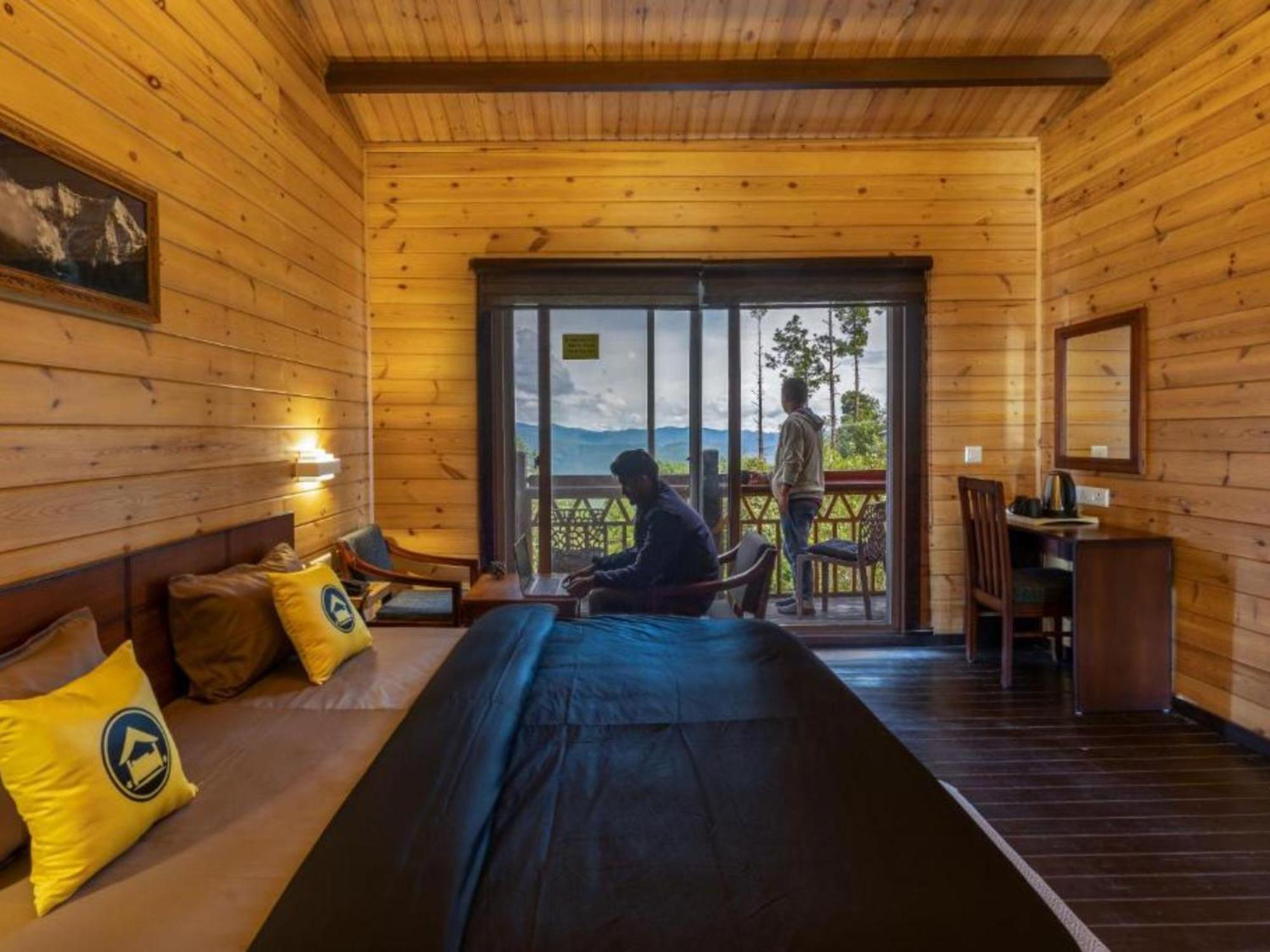 Superior Double Room with Balcony and Mountain View - Couple Friendly.