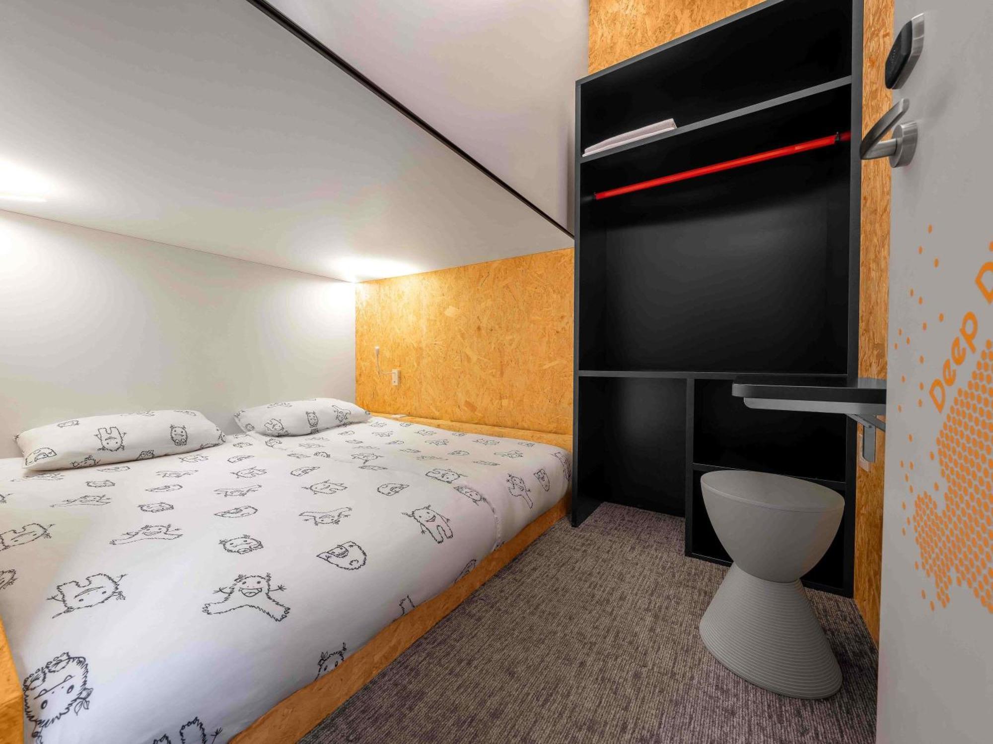 Double Bed Cabin with Shared Bathroom - Lower Level