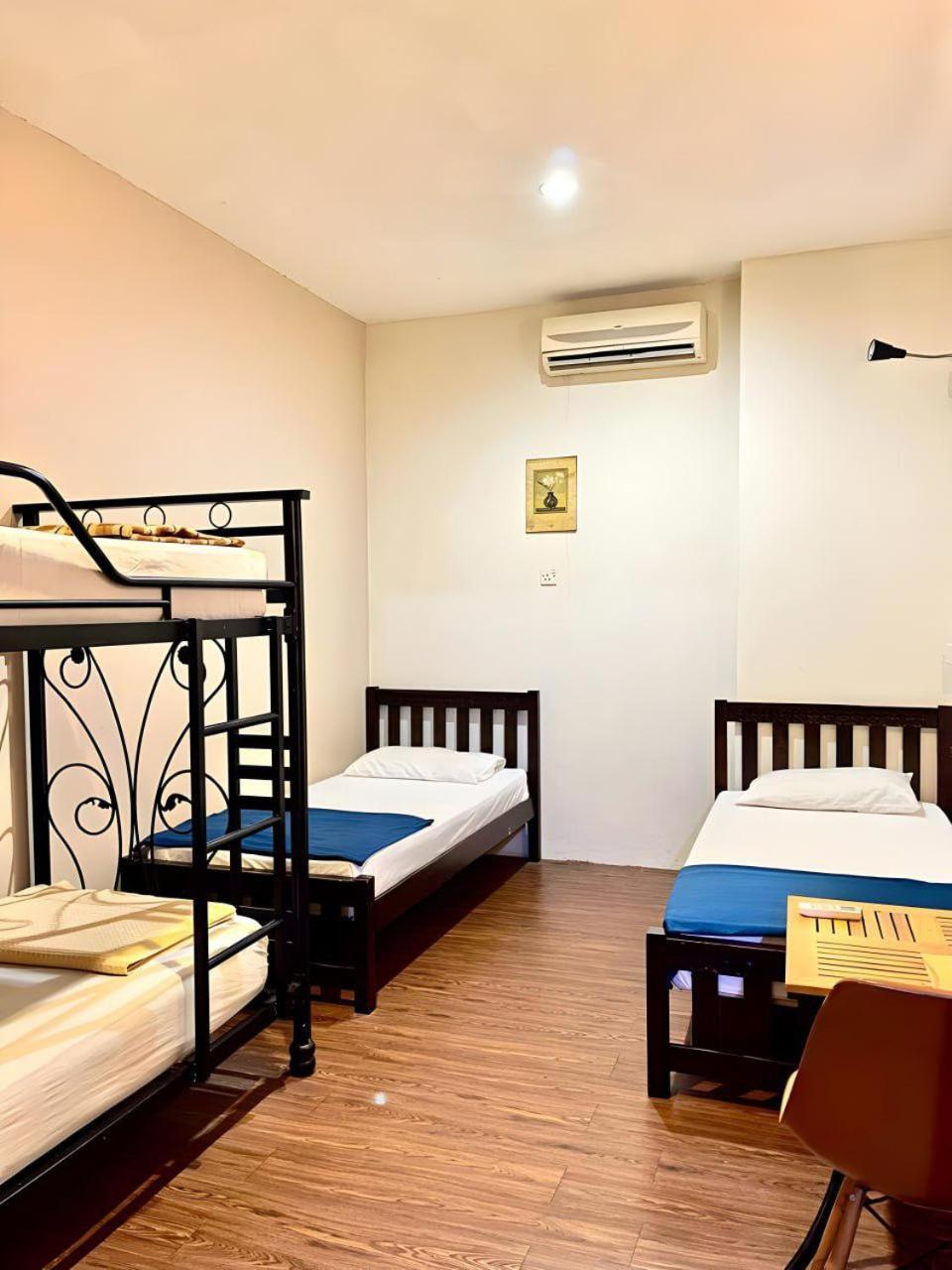 Family Room,1690423918:JPEG