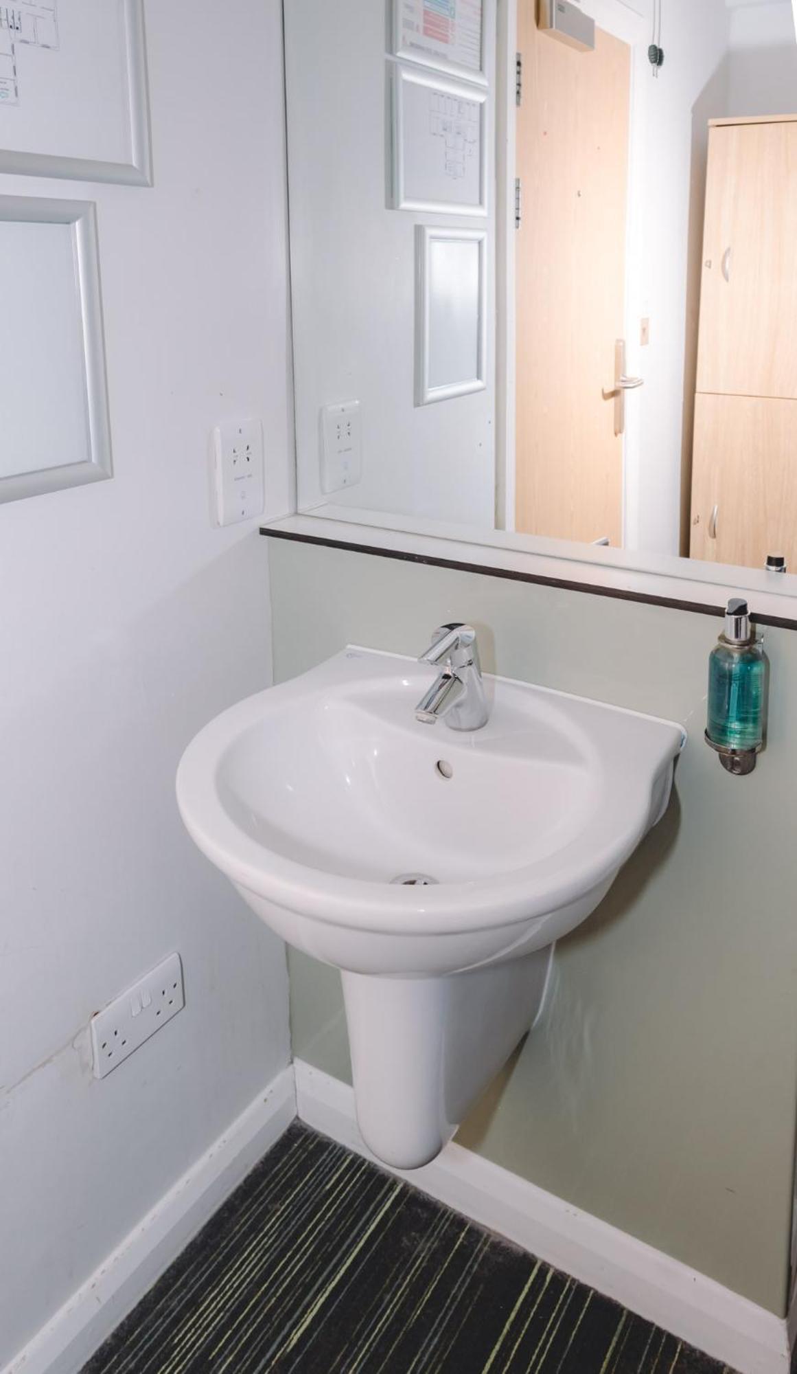 Bed in 4-Bed Mixed Dormitory Room,1690365605:JPEG