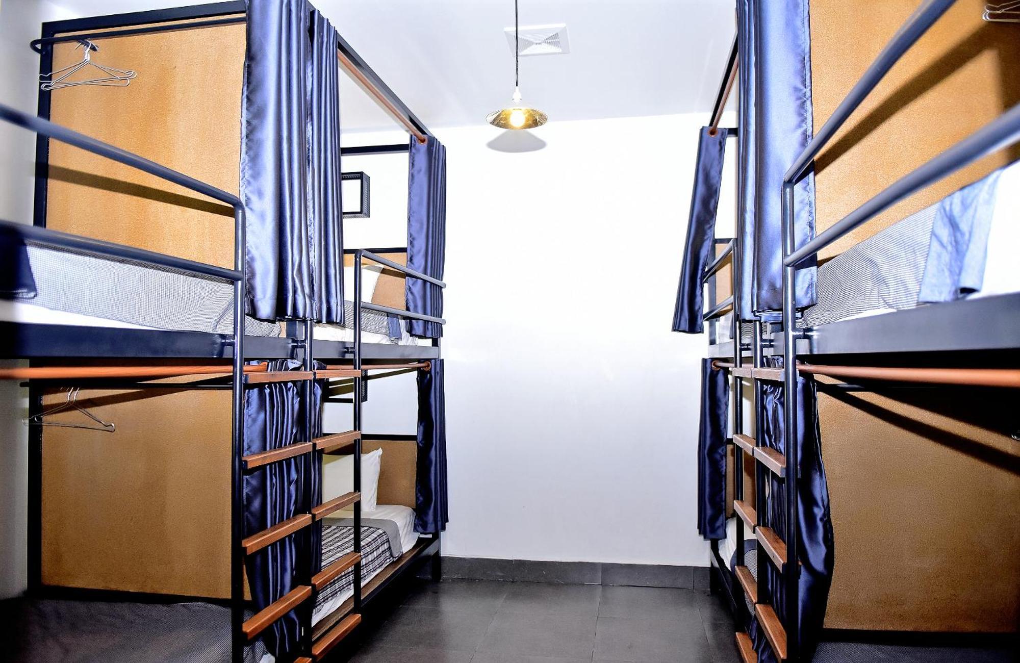 Deluxe Comfort 8-Bed Mixed Dorm