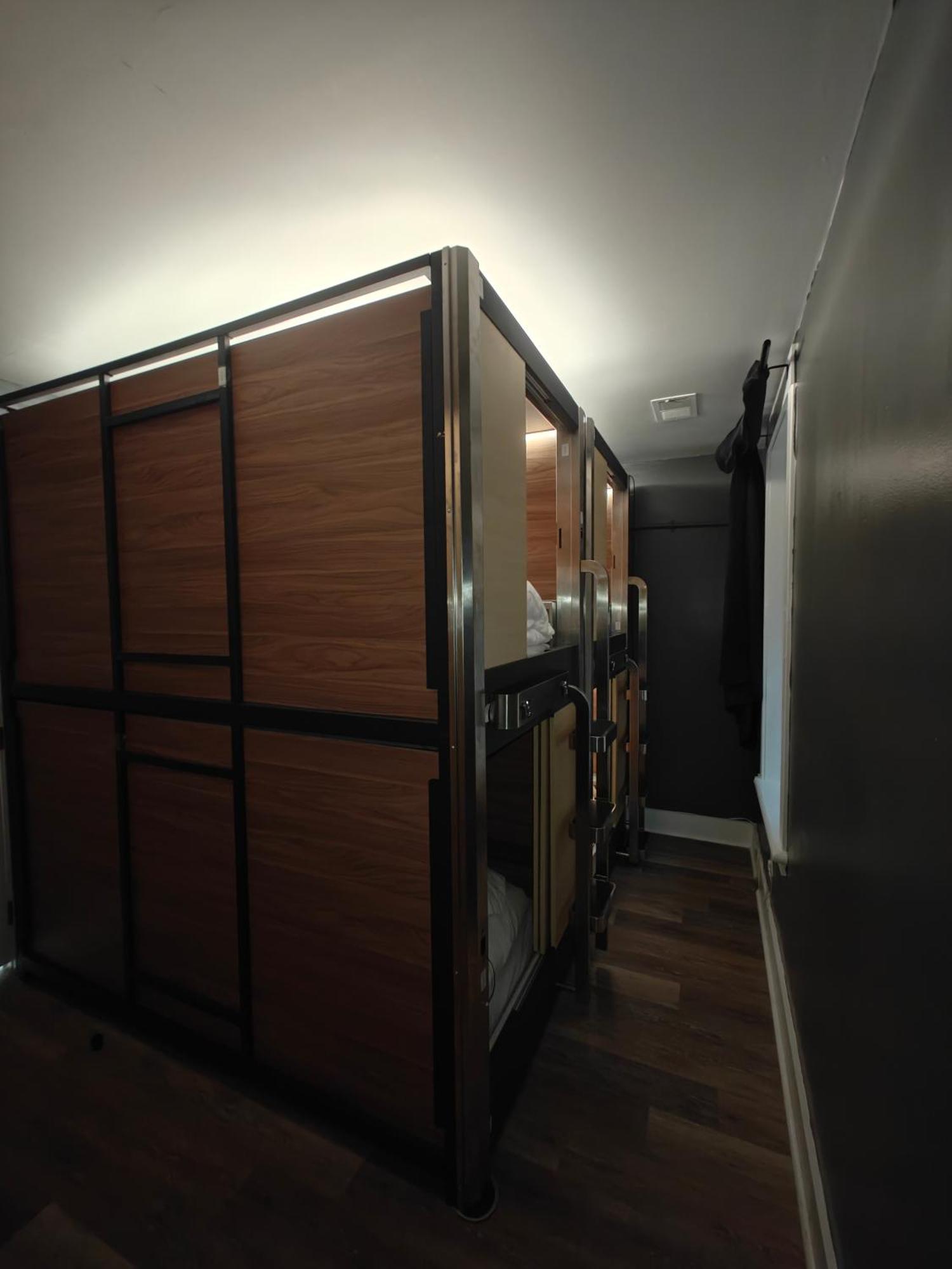 Single Bed Male Dormitory Room,1695524495:JPEG