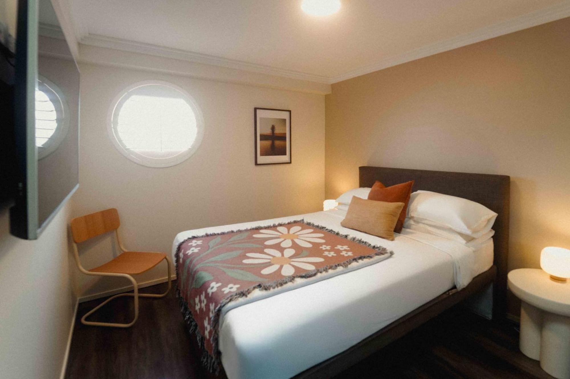 Queen Ensuite Room