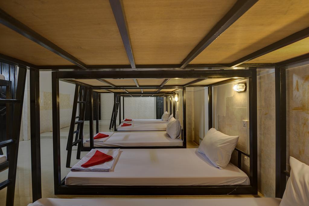 Mixed Dormitory Room